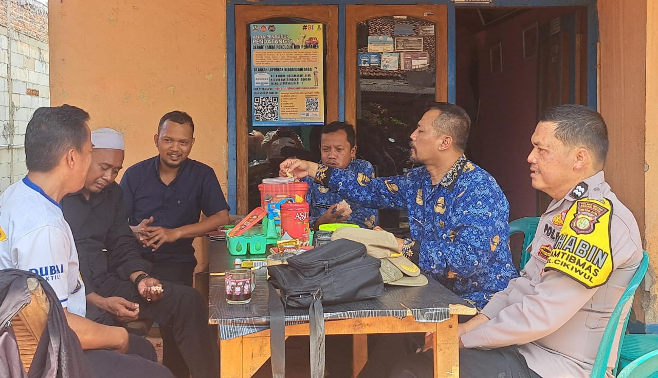Silaturahmi Bhabinkamtibmas Kel. Cikiwul Bersama Tiga Pilar