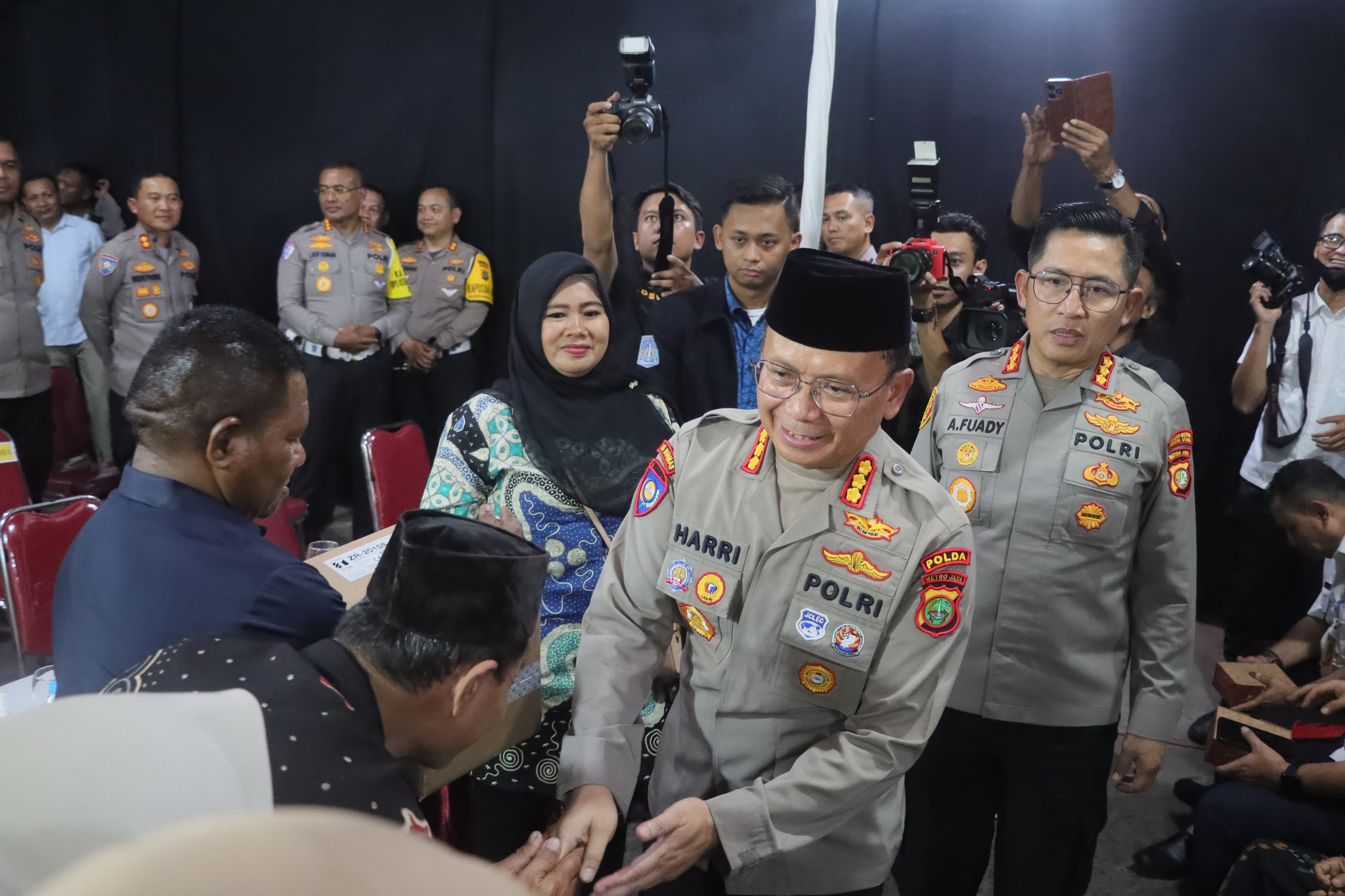 Ngopi Kamtibmas di Pademangan Timur, Polisi Bahas Tawuran hingga Keamanan Ojol