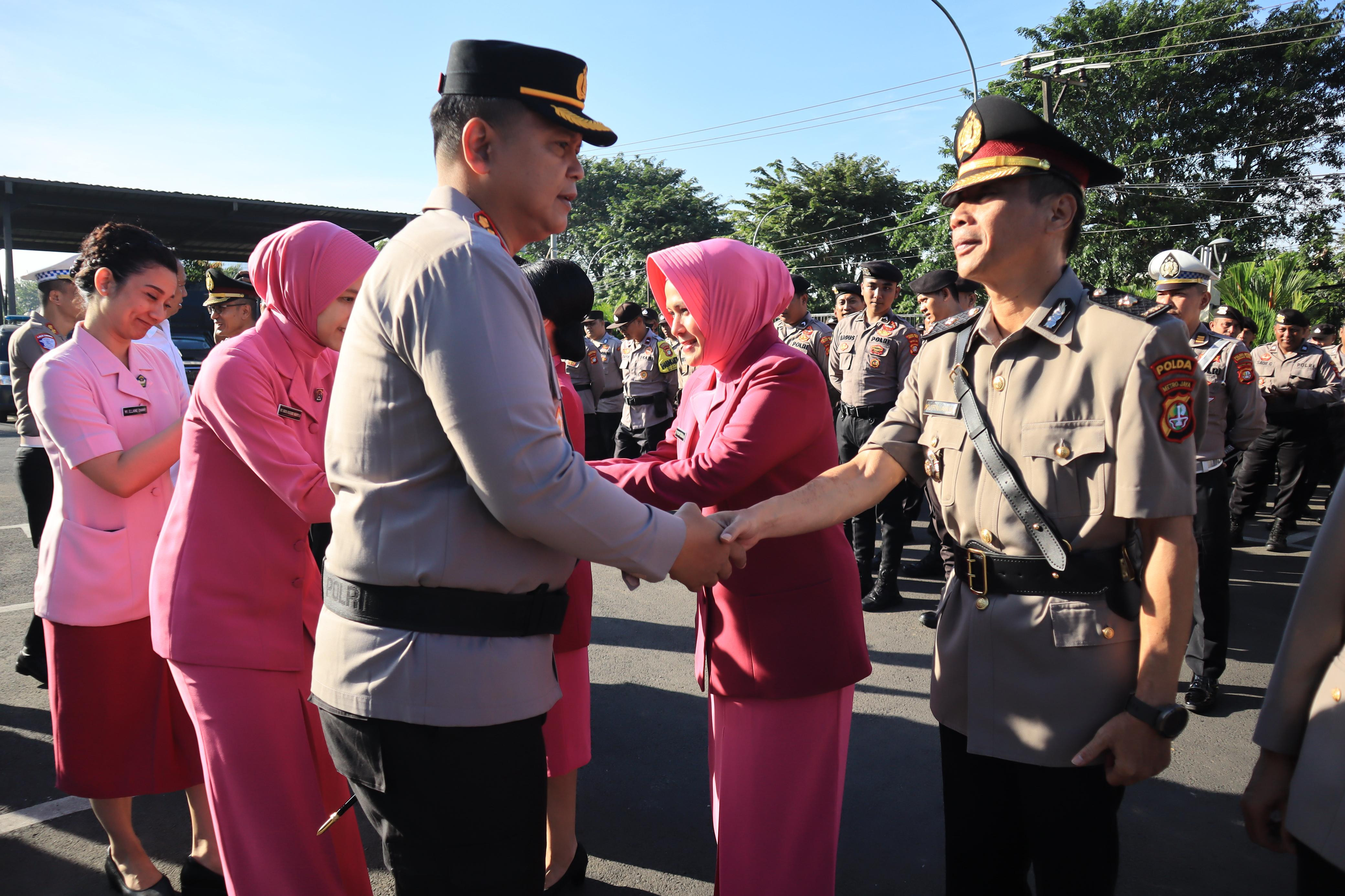 Kapolres Metro Bekasi Kota Pimpin Upacara Serah Terima Jabatan dan Pelantikan Pejabat Baru, Tegaskan Komitmen Profesionalisme dan Pelayanan Prima
