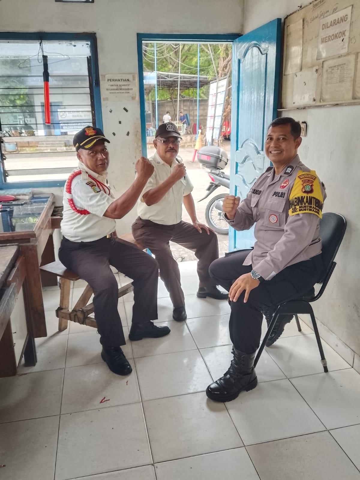 Jamin Keamanan Objek Vital, Polsek Bantargebang Sambangi SPBE Mustikasari; Ingatkan Satpam Selalu Waspada