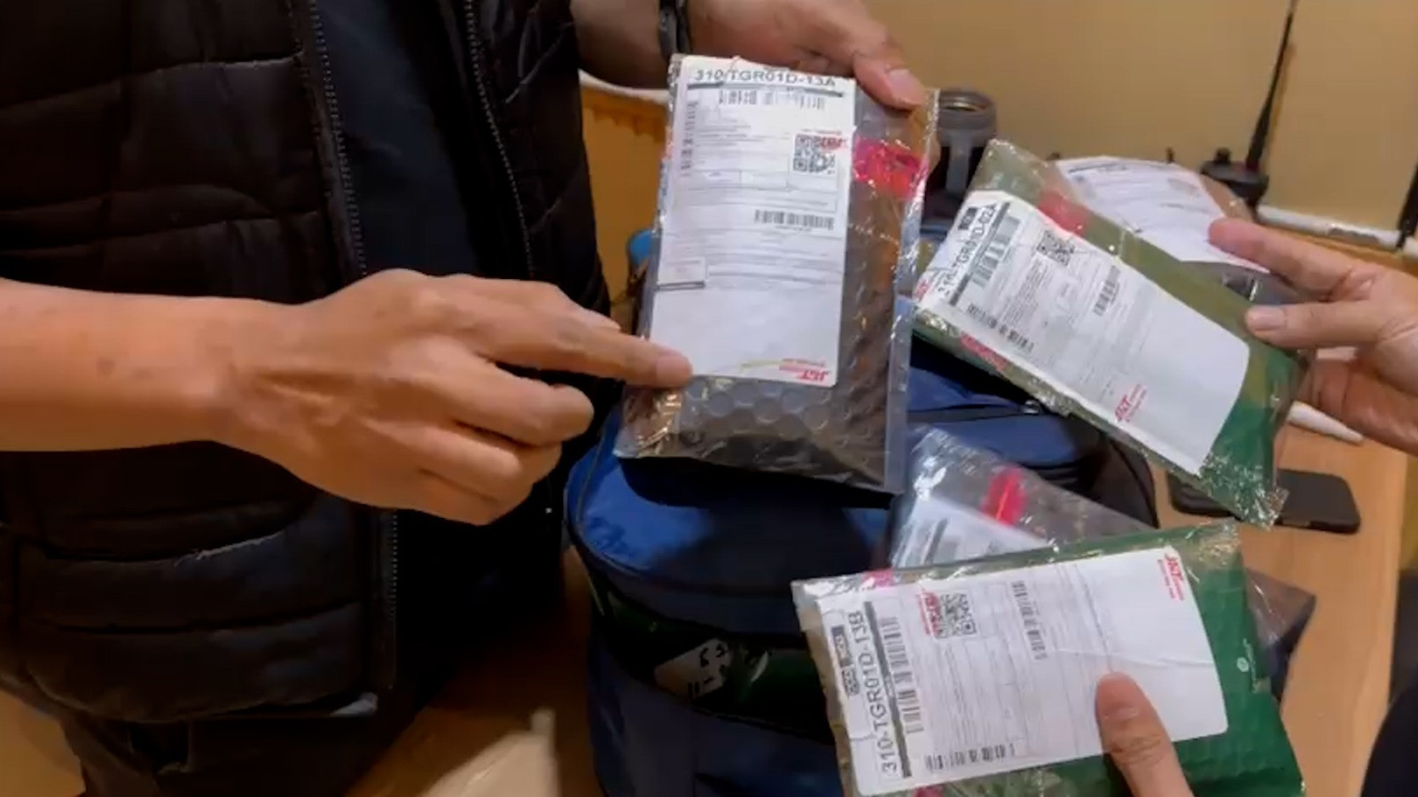 Polda Metro Bongkar Modus Kirim Ganja Pakai Paket Online, Sita 2,3 Kg Barang Bukti