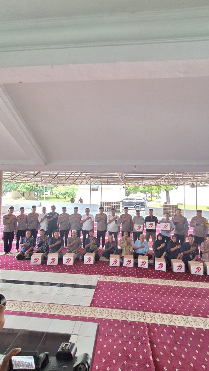 Kapolres Metro Jakarta Utara Gelar Jumat Curhat, Jumat Keliling, dan Bhakti Sosial di Masjid Al-Balagh Kelapa Gading