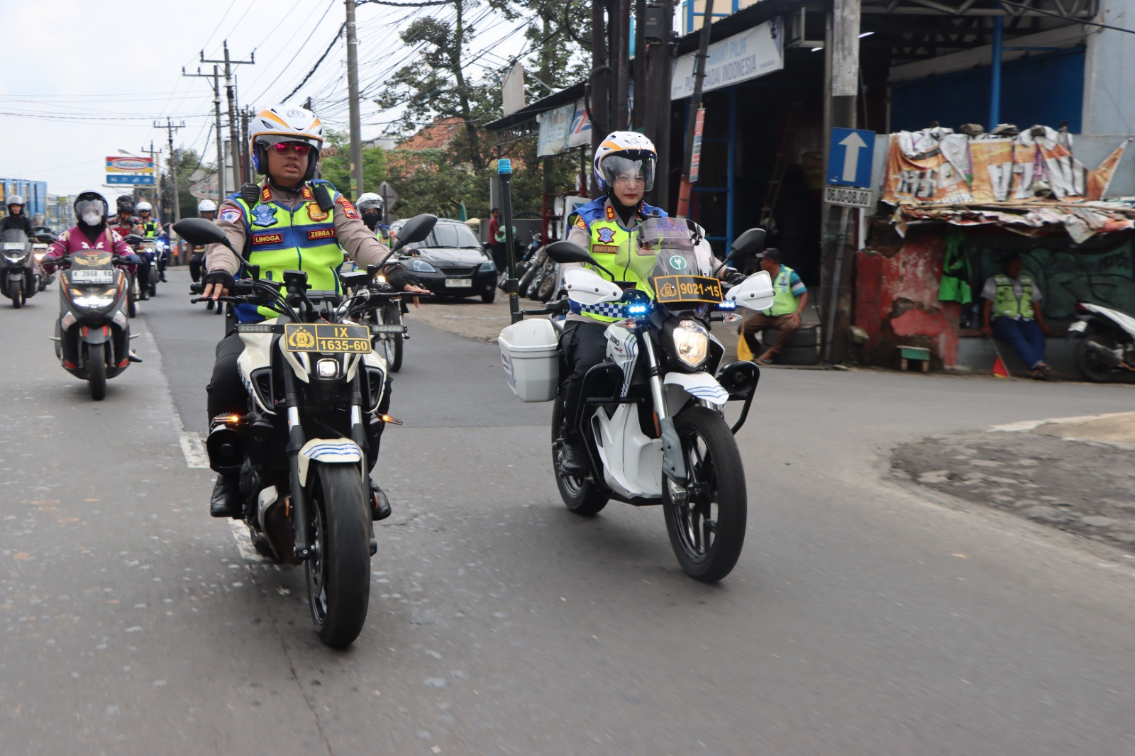 Gunakan Sepeda Motor, Kapolres Semarang Laksanakan Patroli Dialogis Cegah Aksi Premanisme