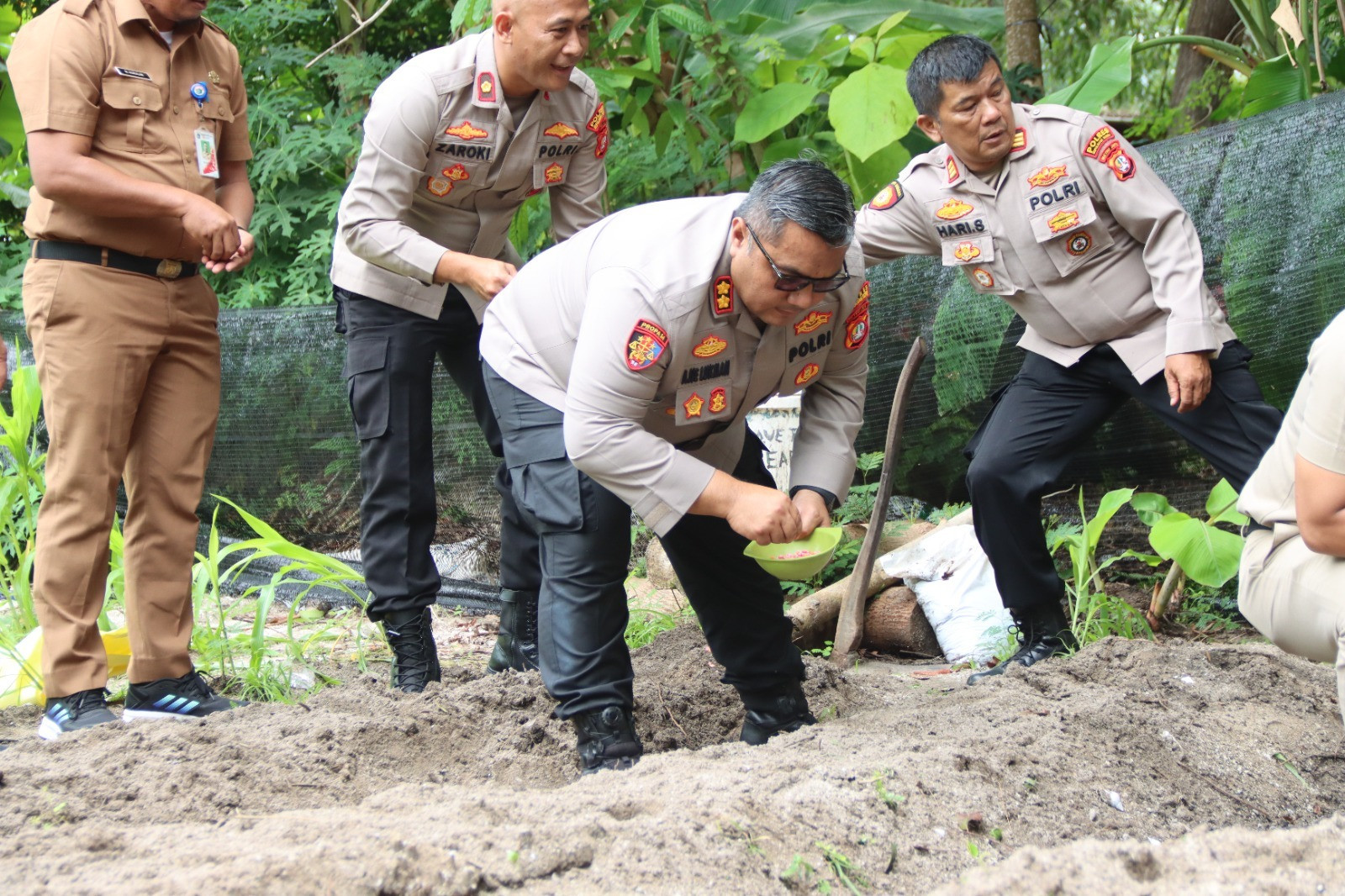 Kapolres Kepulauan Seribu Tinjau Lahan Jagung di Pulau Karya Dukung Ketahanan Pangan