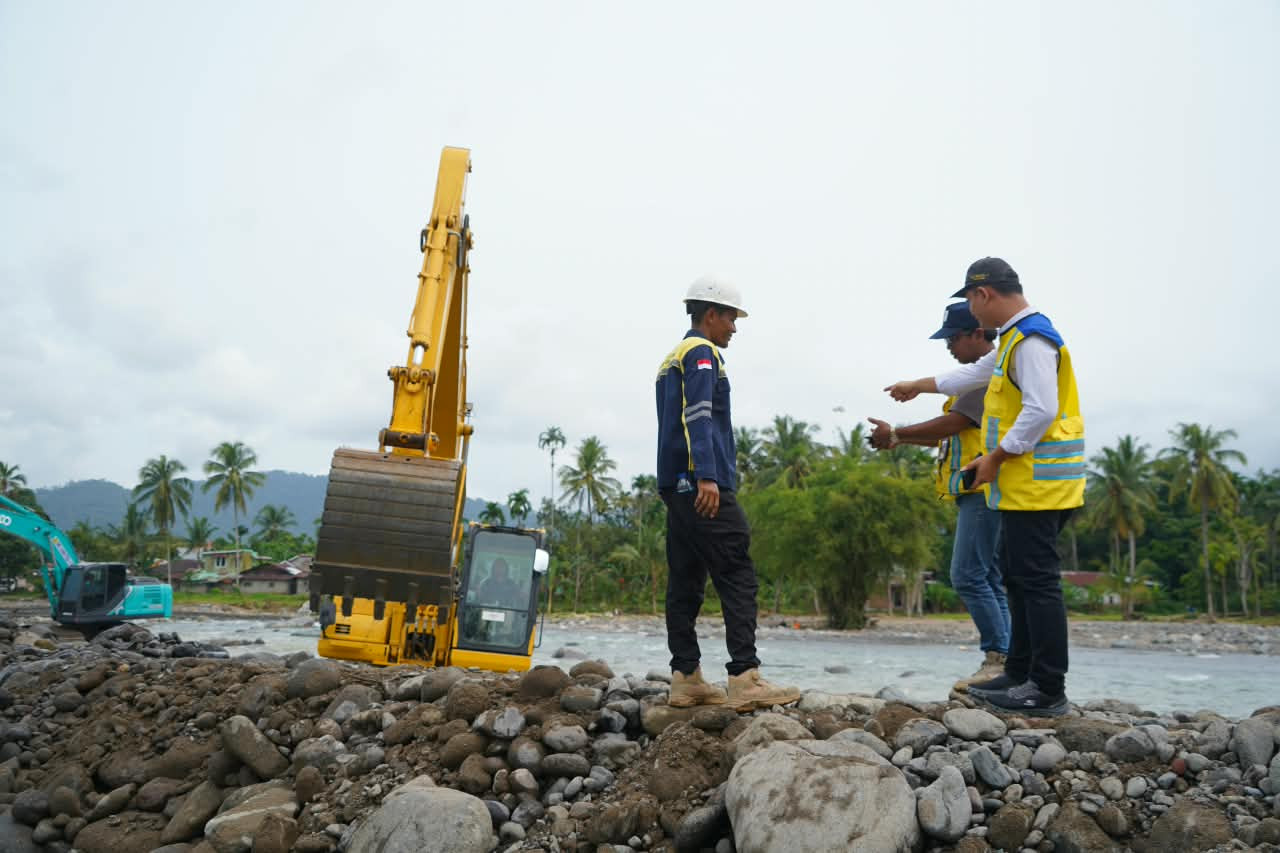 Percepat Penanganan Banjir Padang, Tanggul Darurat Rampung hingga Normalisasi Sungai Dikebut