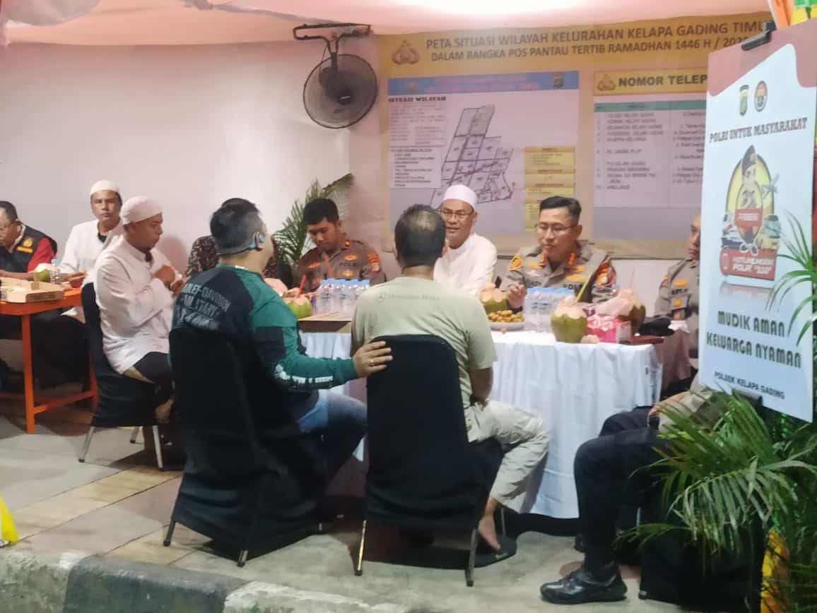 Kapolres Metro Jakarta Utara Kunjungi Pos Pantau Perintis Kemerdekaan, Sosialisasikan "Mudik Aman, Keluarga Nyaman"