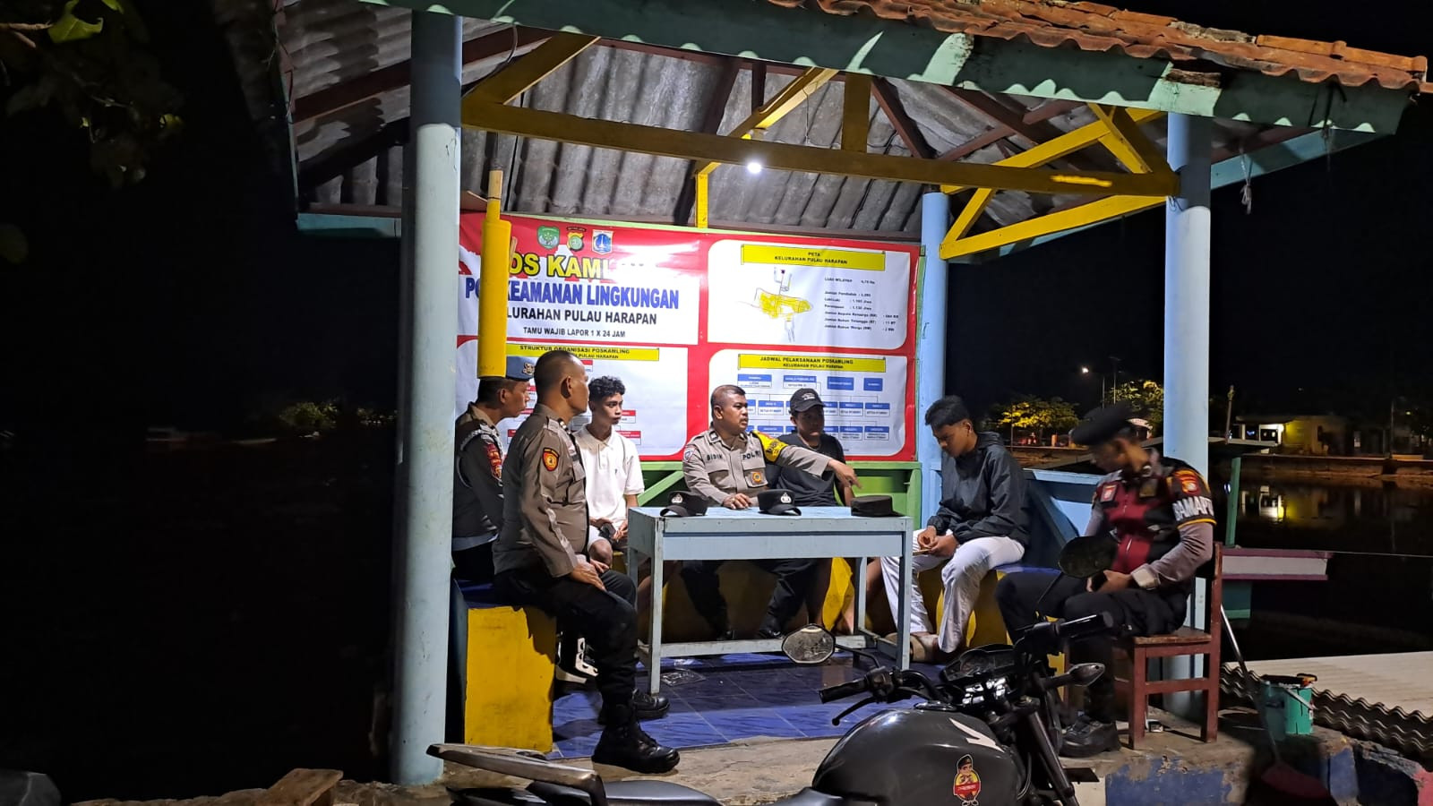 Patroli Malam Gabungan di Kepulauan Seribu Utara Ingatkan Warga Waspada 3C dan Manfaatkan Layanan 110
