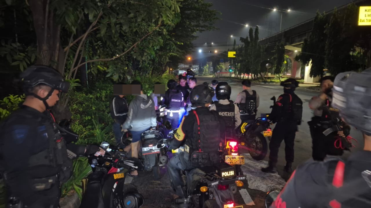 Brimob Batalyon B Pelopor Amankan 11 Remaja dan Lima Motor Saat Patroli Duren Sawit