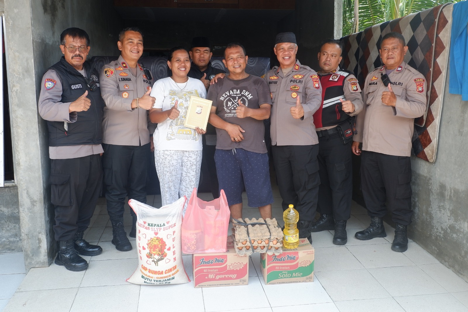 Kapolsek Pademangan Tunjukkan Kepedulian, Kunjungi Anggota yang Terkena Banjir