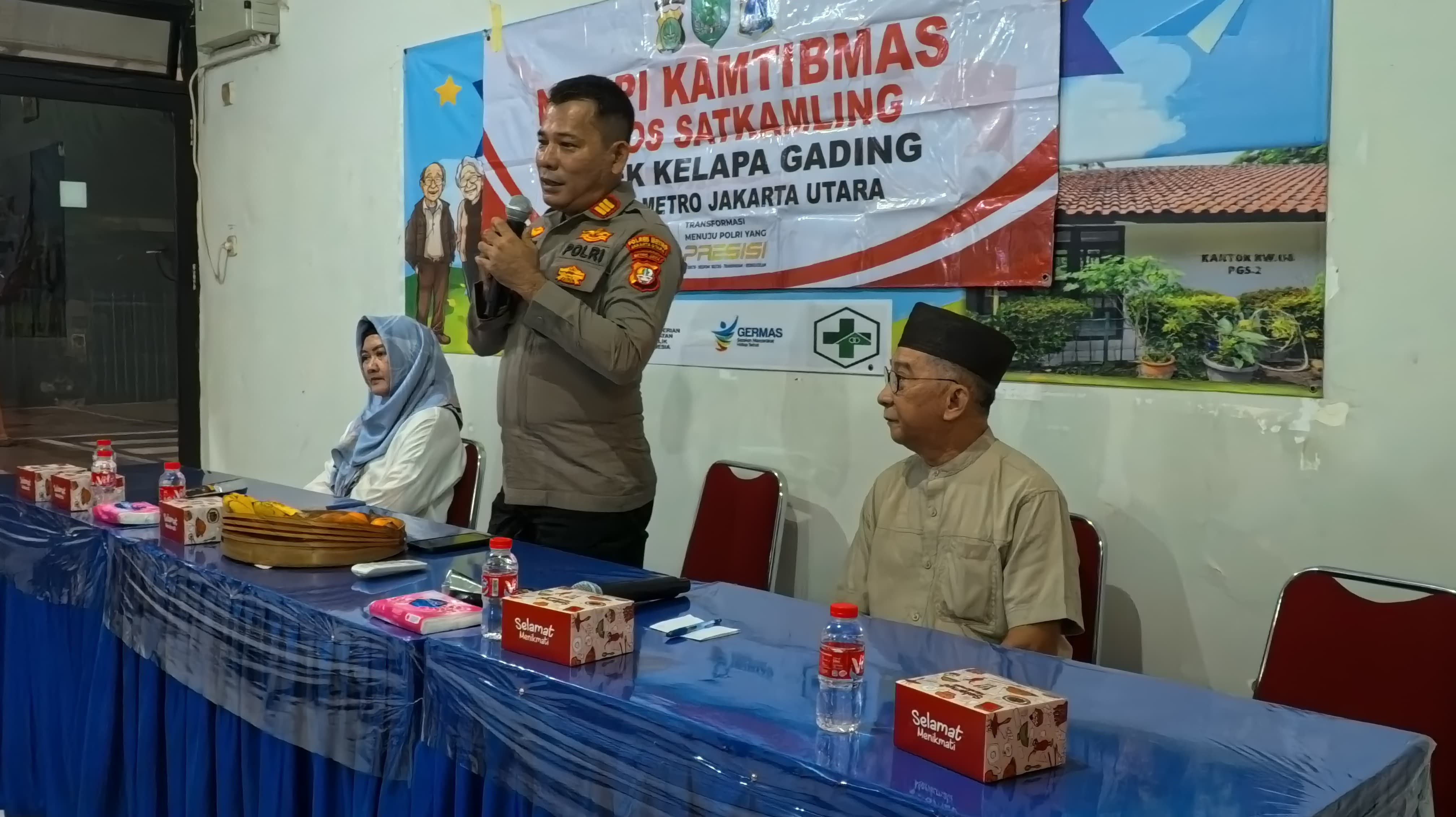 Ngopi Kamtibmas Wakapolsek Kelapa Gading :Serap Aspirasi Warga RW 06 Pegangsaan Dua