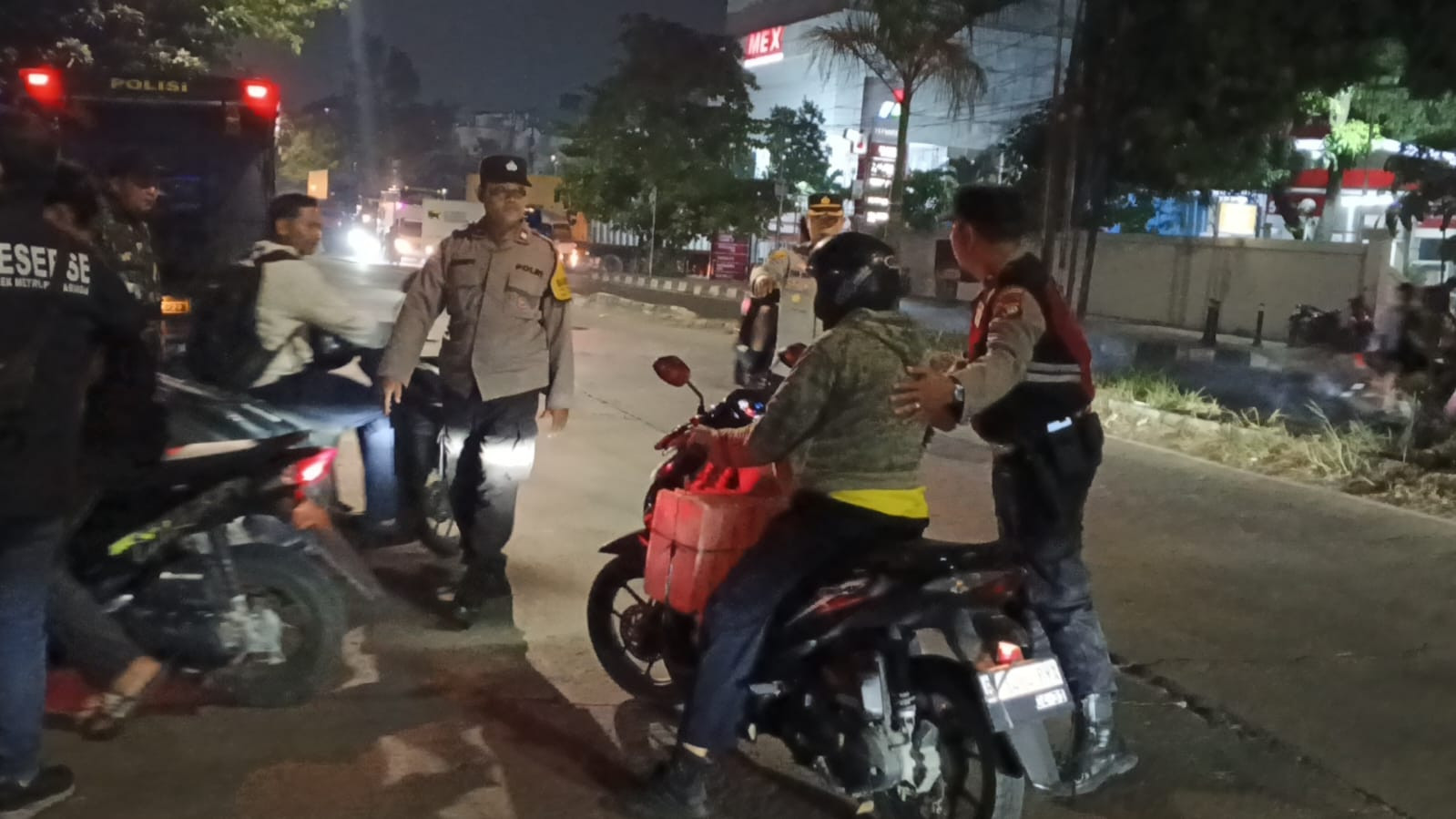 Jaga Jakarta, Jaga Lingkungan: Polsek Metro Penjaringan Perketat KRYD, 11 Motor Tanpa Kelengkapan Diamankan