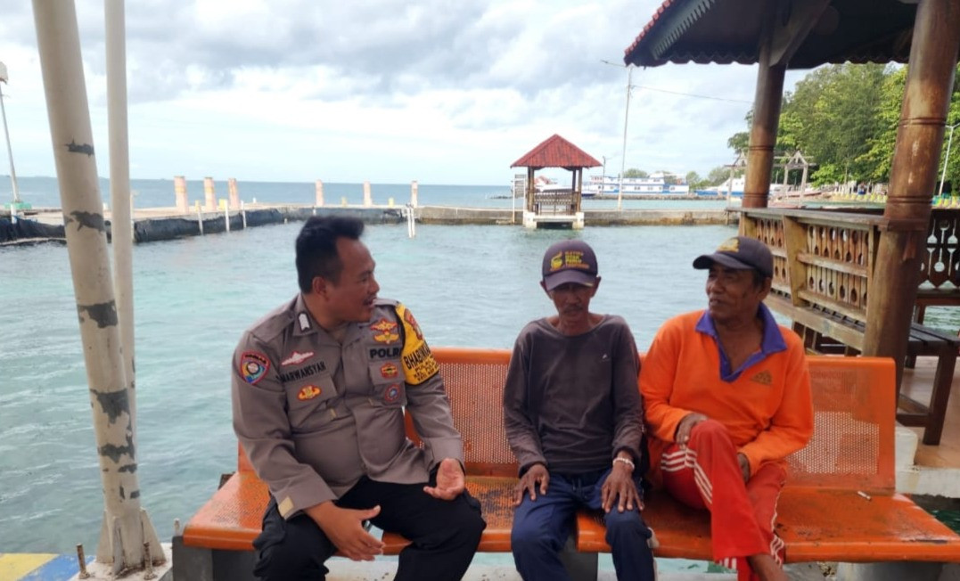 Bhabinkamtibmas Pulau Pramuka Ajak Warga Jaga Kamtibmas dan Dukung Lingkungan Wisata Aman