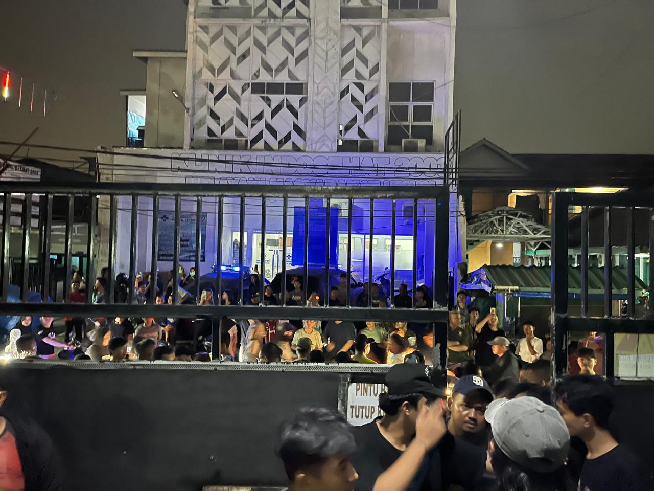 Alamak, Kos-Kosan Diduga Sarang Open BO Digrebek Warga