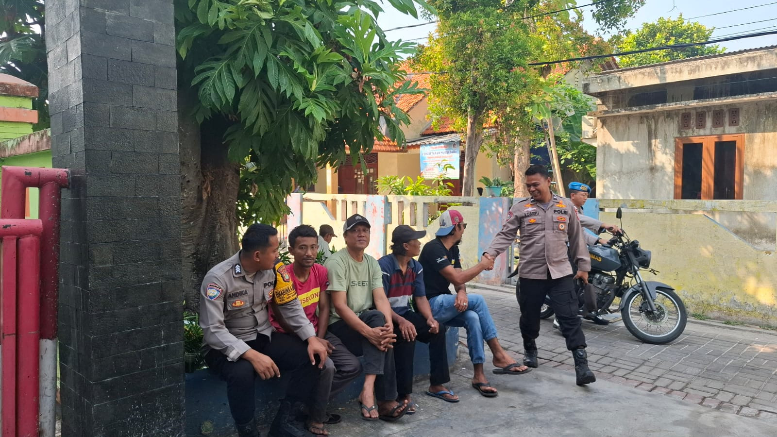 Jakarta On The Spot di Pulau Tidung, Bhabinkamtibmas Ajak Warga Manfaatkan Layanan Polri 110