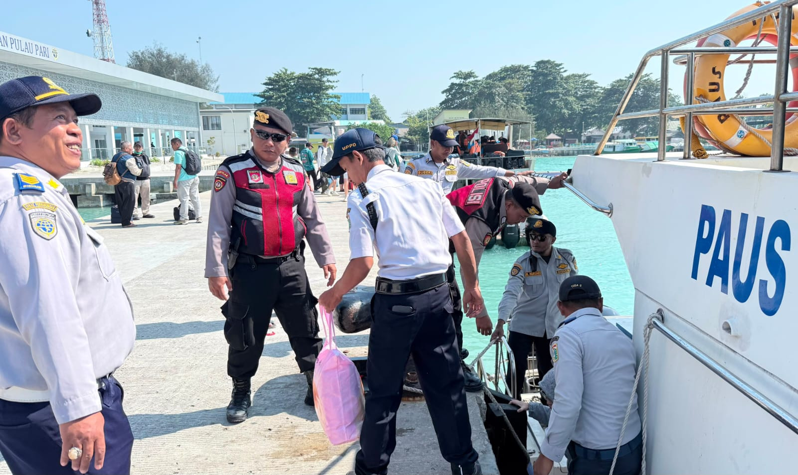 Layanan Polisi 110, Strong Point Polsek Kepulauan Seribu Selatan Berikan Pelayanan Humanis kepada Wisatawan