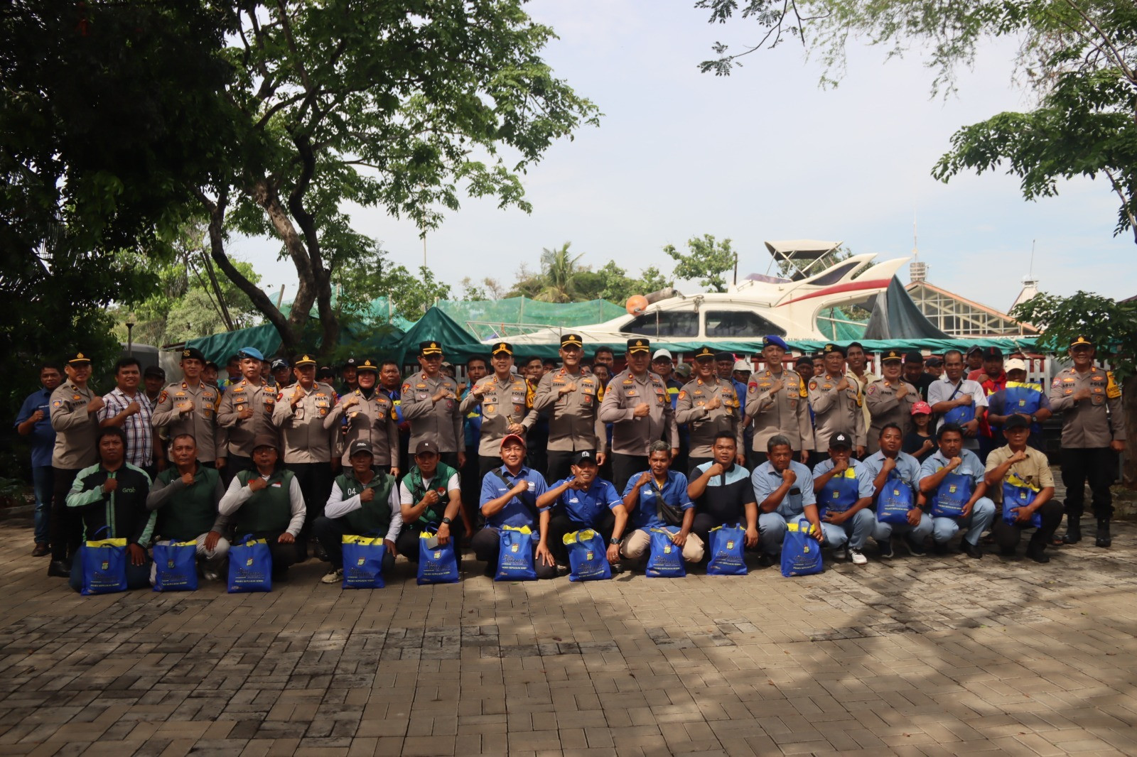 Kapolres Kepulauan Seribu Pimpin Apel Potmas, Ajak Warga Jaga Keamanan Bersama