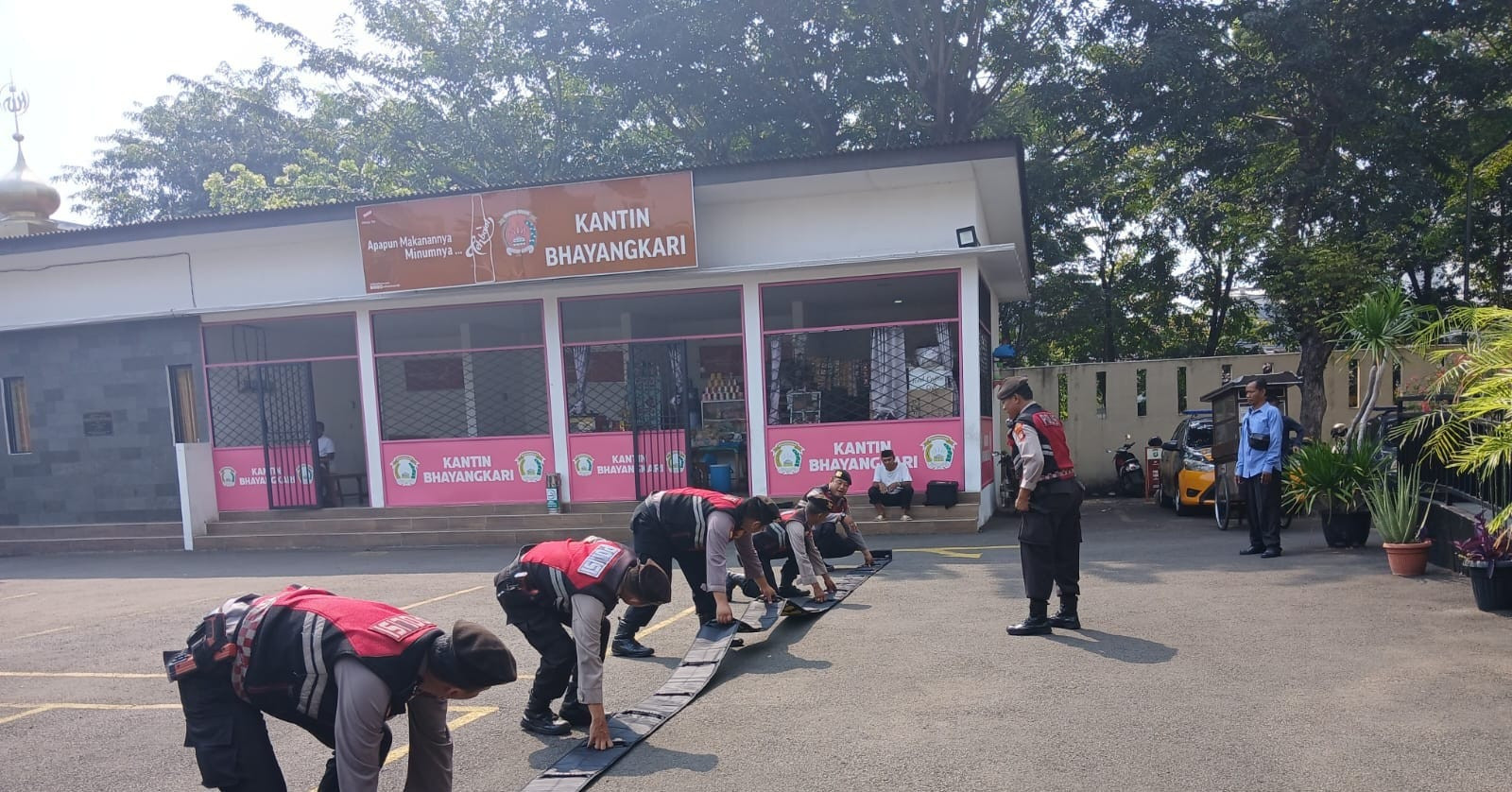 Polsek Kelapa Gading Latihan Dalmas Guna Tingkatkan Kesiapsiagaan Anggota Samapta
