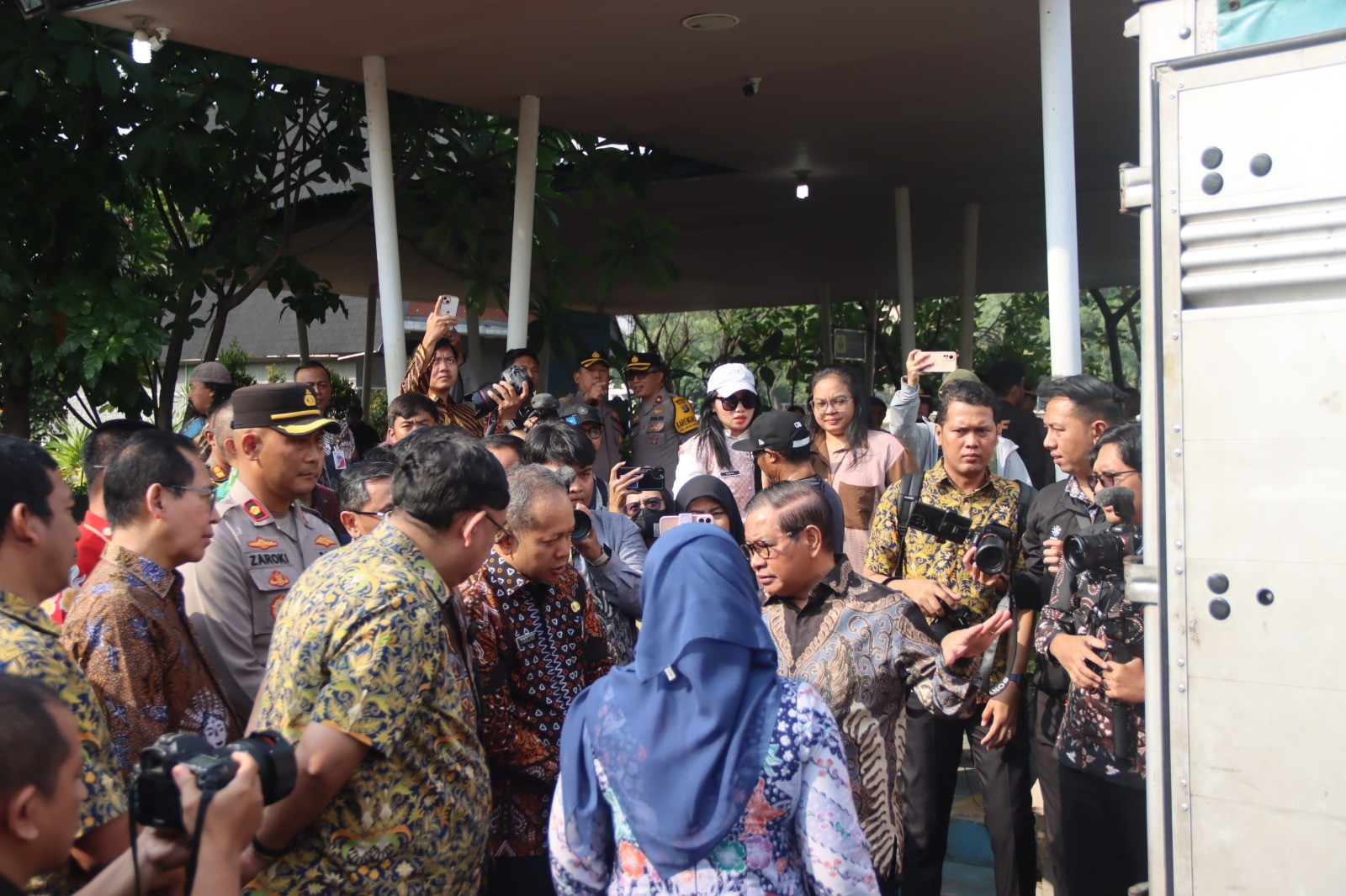 Polres Kepulauan Seribu Kawal Ketat Pendistribusian Sembako Pemprov DKI, Kapolres AKBP Argadija Putra: Prioritaskan Keamanan dan Kelancaran