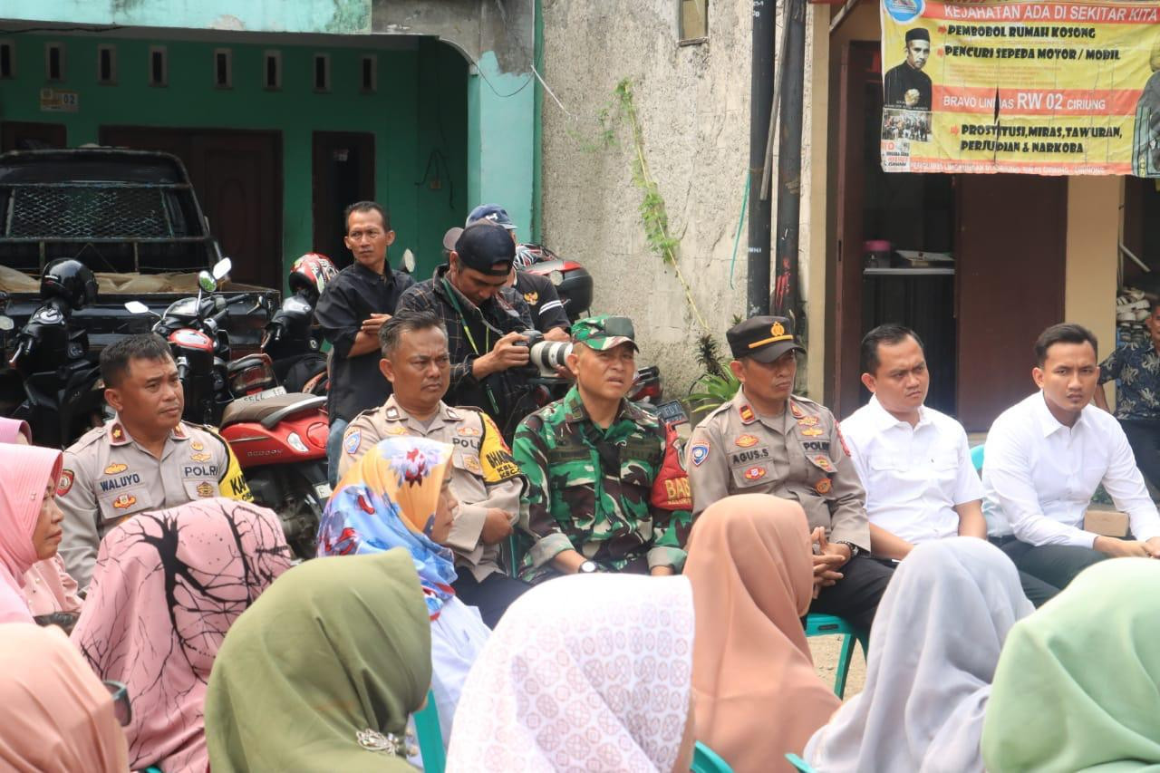 Kapolres Bogor AKBP Rio Wahyu Anggoro Gelar Kegiatan Jumat Curhat, Dengarkan Langsung Aspirasi Masyarakat Untuk Cari Solusi