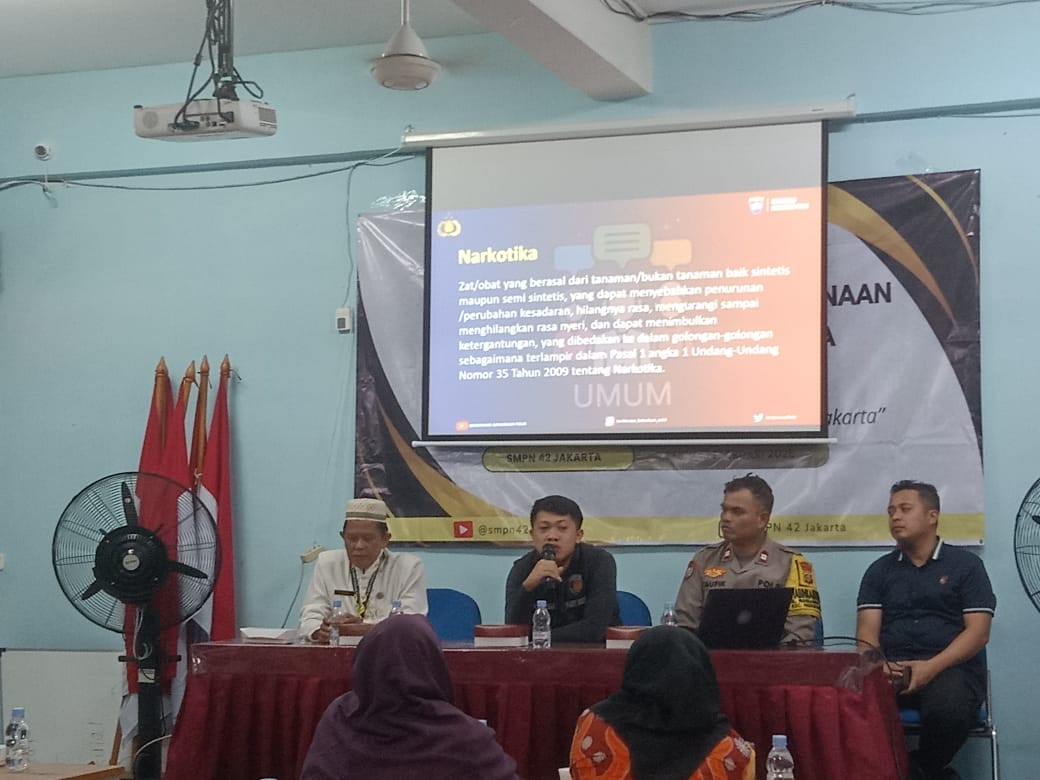 Polsek Pademangan Gelar Penyuluhan Bahaya Narkoba di SMPN 42 Jakarta