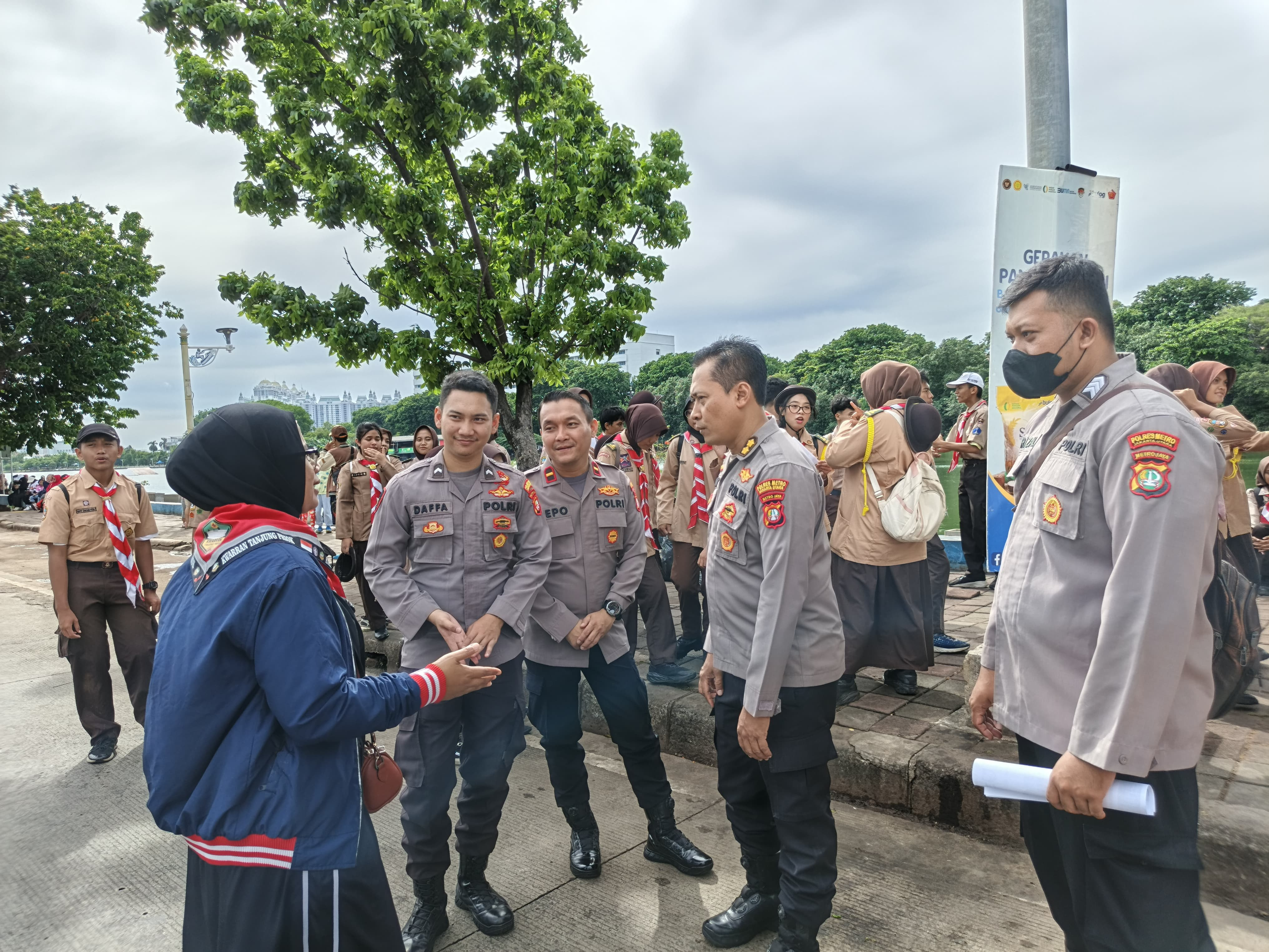 Polres Metro Jakarta Utara Sosialisasikan SPMB Kemala Taruna Bhayangkara di CFD Danau Sunter