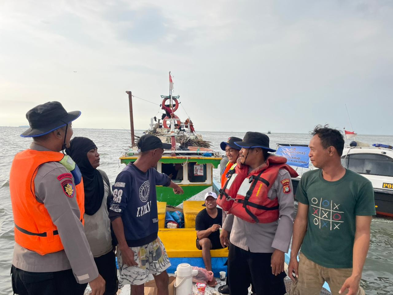 Patroli Dialogis Laut Satpolairud Polres Kepulauan Seribu, Sosialisasikan Call Center 110 dan Antisipasi Kejahatan