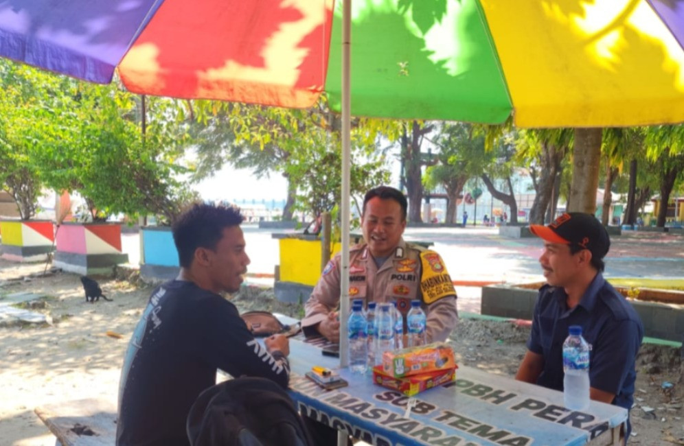 Bhabinkamtibmas Pulau Pramuka Sambangi Warga, Perkuat Sinergitas dan Ajak Jaga Kamtibmas