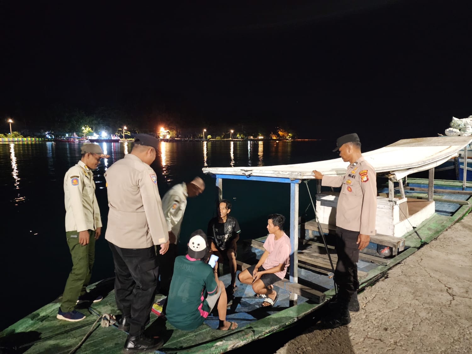 Polisi Humanis, Polsek Kepulauan Seribu Utara Gelar Patroli Sahur Cegah Tawuran Remaja