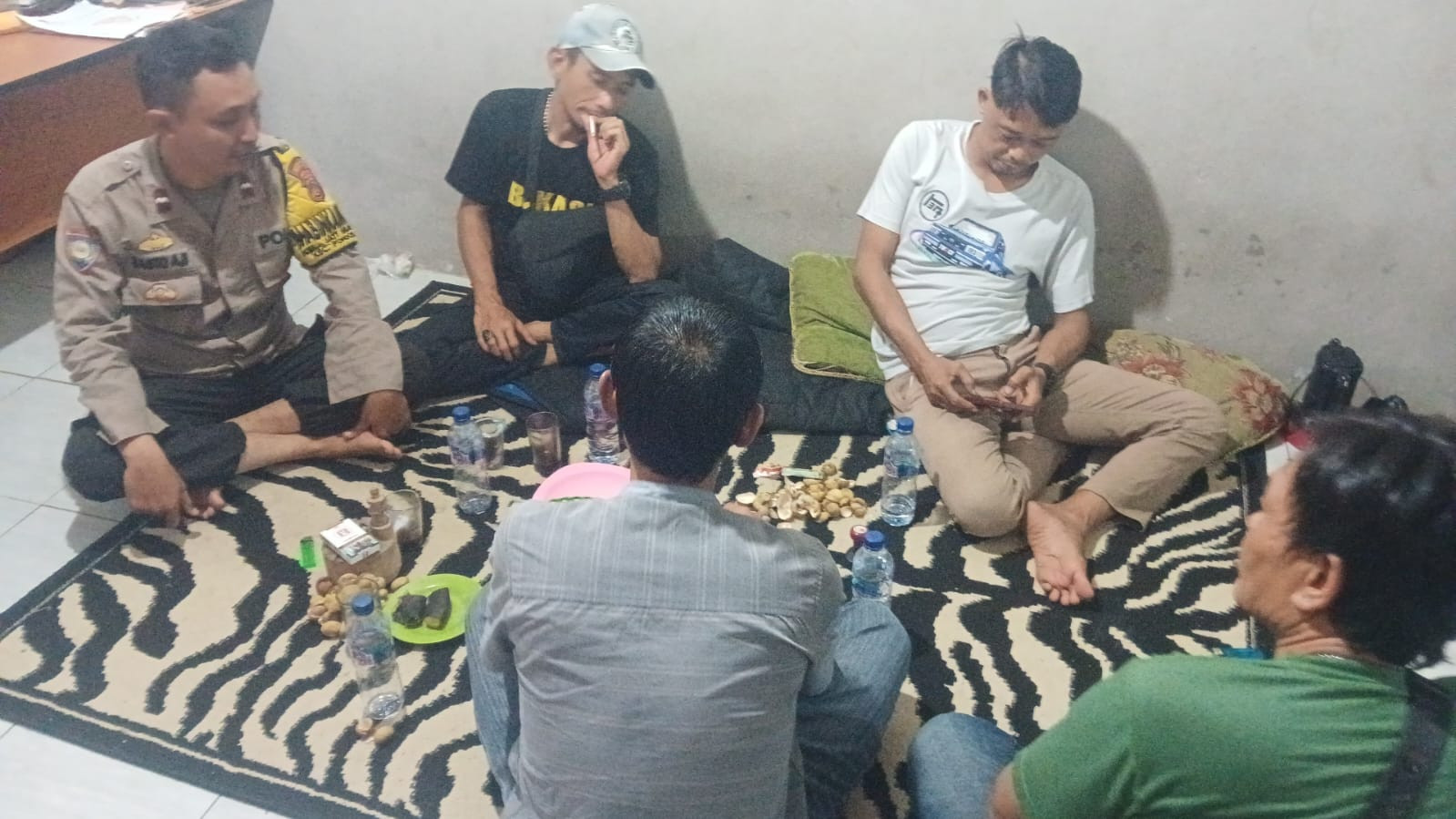 Bhabinkamtibmas Jatimakmur Aktif Patroli, Wujudkan Kamtibmas Yang Kondusif