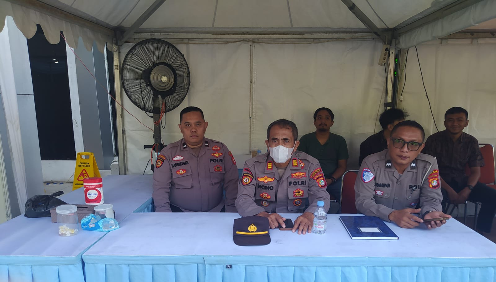 Polisi Siaga di RSUD Bekasi, Kawal Penanganan Korban Kecelakaan Kereta di Bekasi Timur