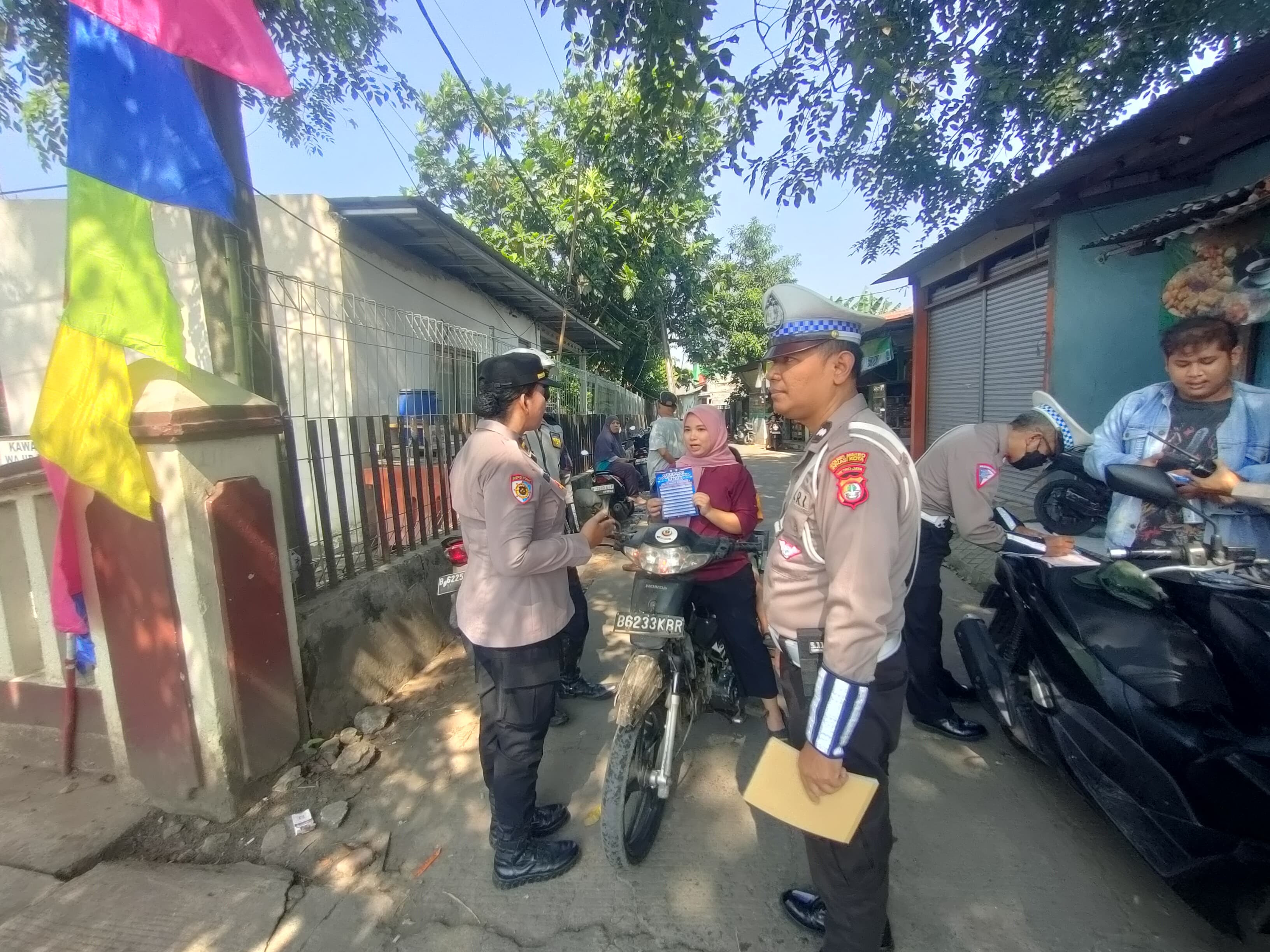 Operasi Patuh Jaya 2025: Polsek Bantargebang Gencarkan Edukasi di Narogong