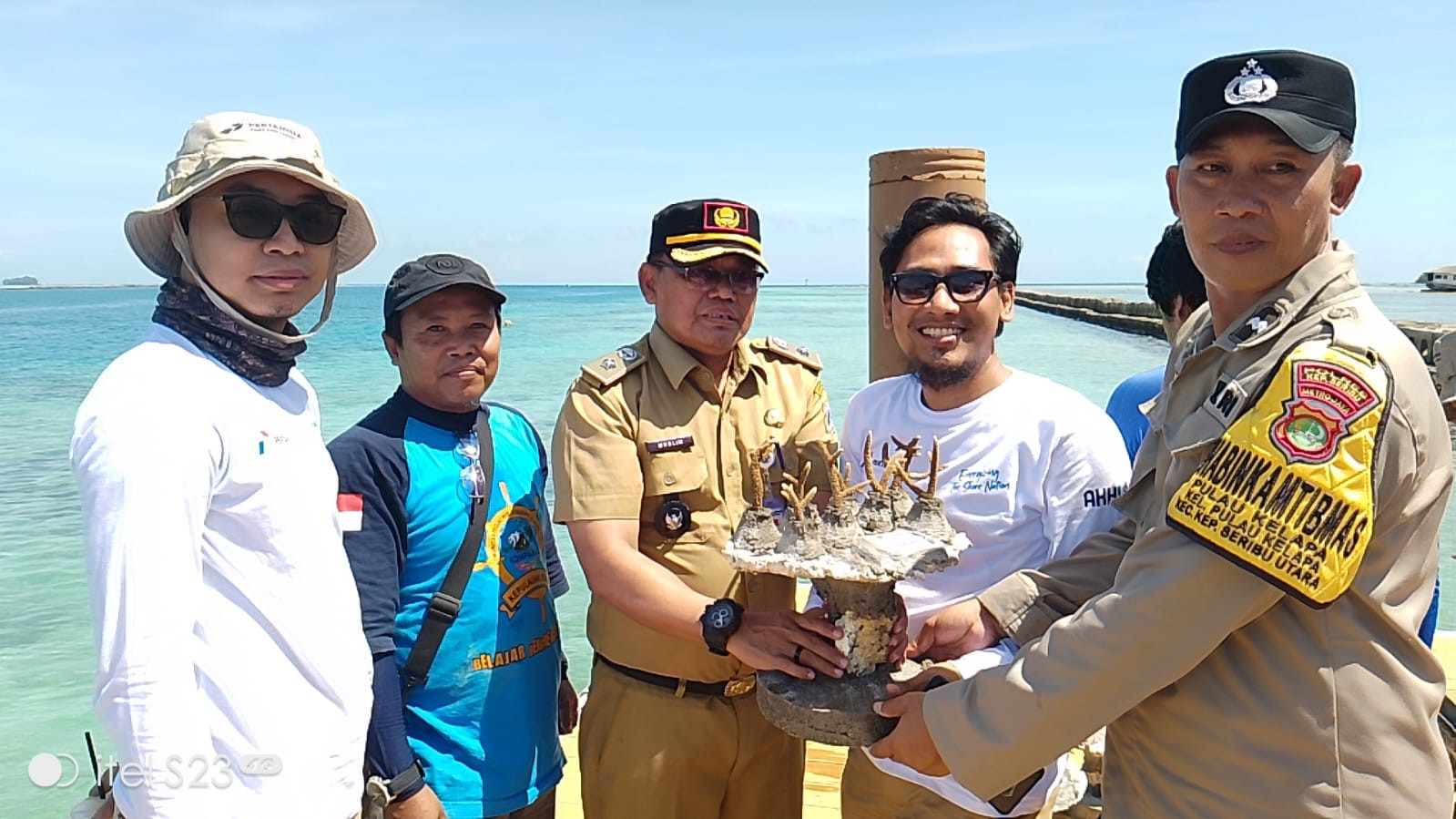 Bhabinkamtibmas Pulau Kelapa Hadiri Program OASIS di Pulau Kelapa Dua