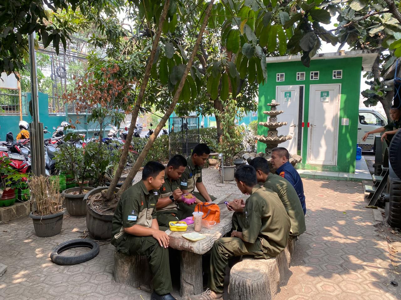 Polres Metro Bekasi Kota Antisipasi Keterlibatan Pelajar Aksi Unjuk Rasa, Polisi Sambangi Siswa SMK Taruna Bangsa