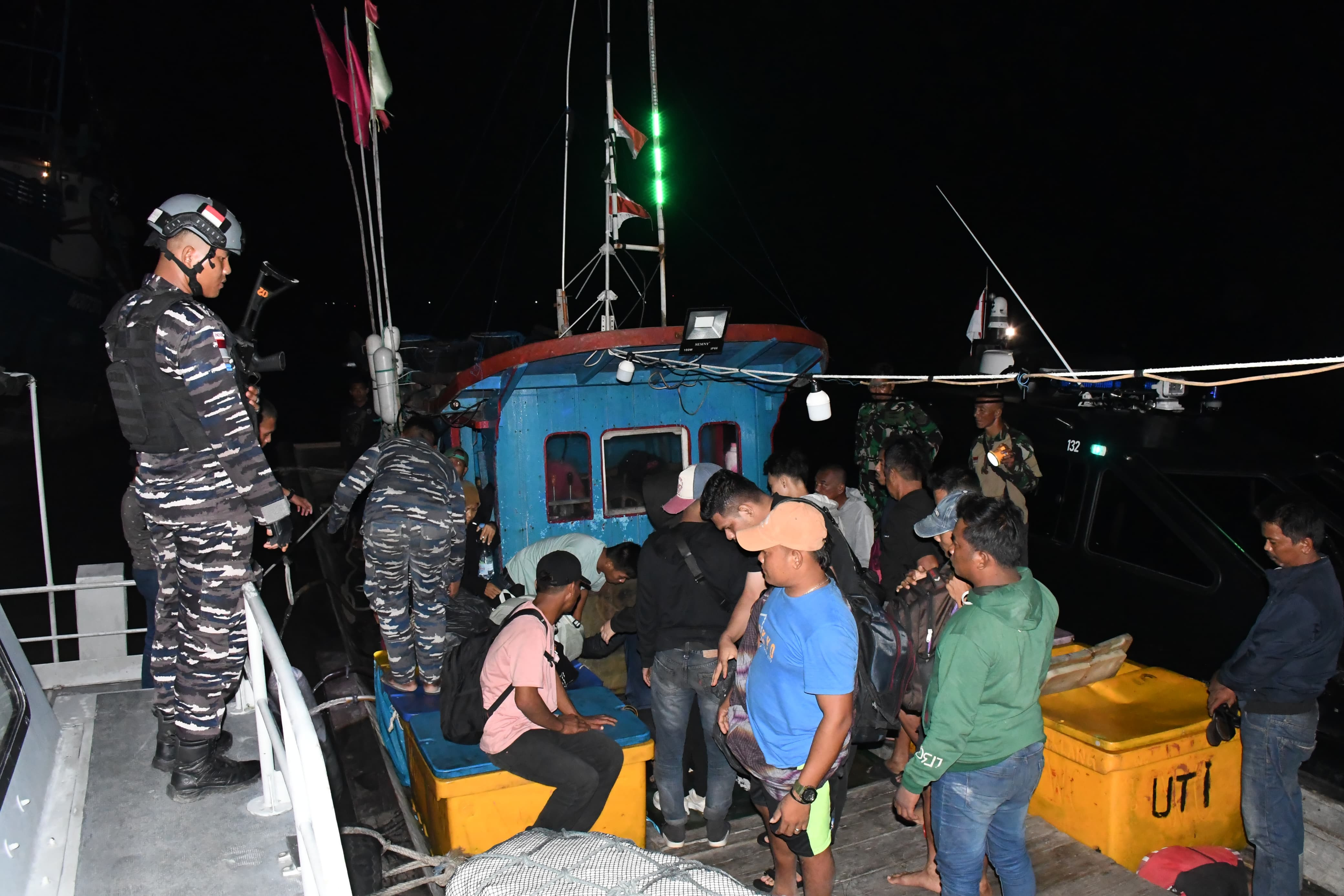 Wujud Nyata Sinergitas, Lanal Tanjung Balai Asahan Serahkan 20 Orang PMI Non Prosedural Kepada Imigrasi Kelas II B Tanjung Balai Asahan