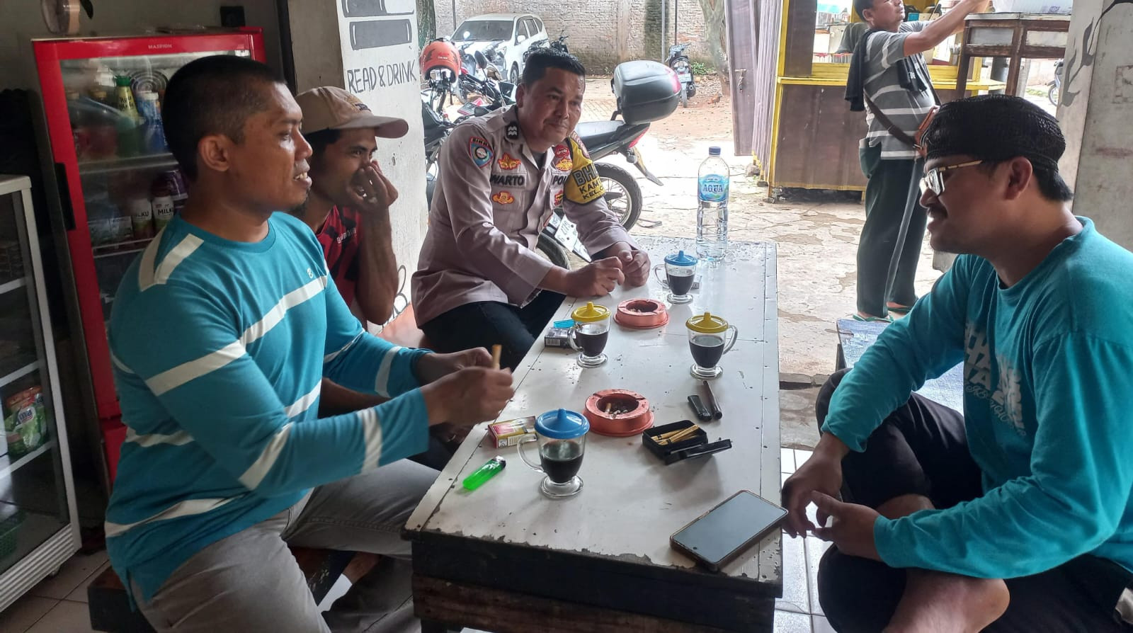 Bhabinkamtibmas Berikan Imbauan Kamtibmas kepada Warga RW. 06 Kel. Cikiwul