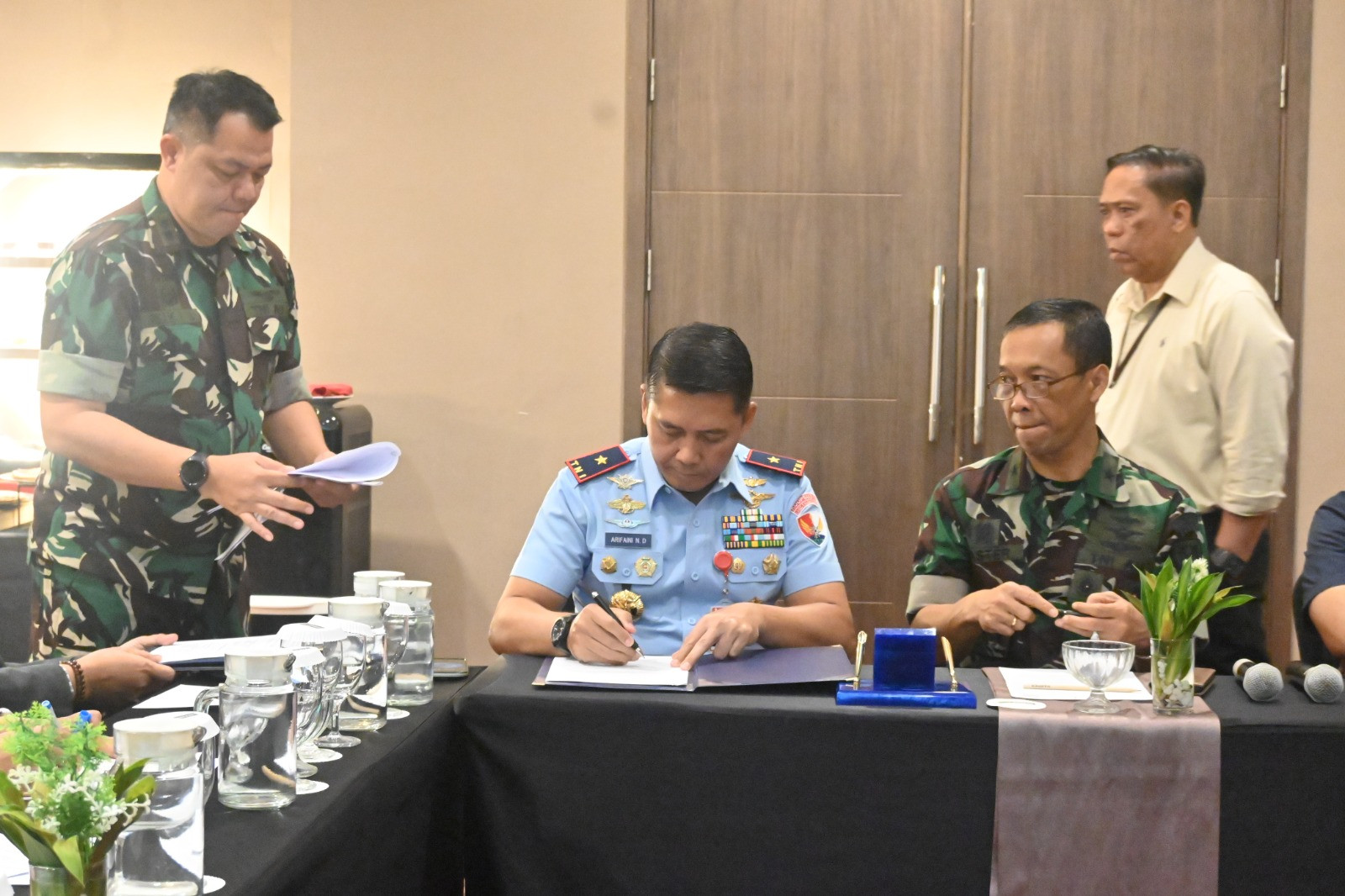 Danlanud Sultan Hasanuddin Dan General Manager PT. Angkasa Pura Indonesia Tanda Tangani Berita Acara Verifikasi dan Inventarisasi Pengalihan Aset Kepada TNI AU