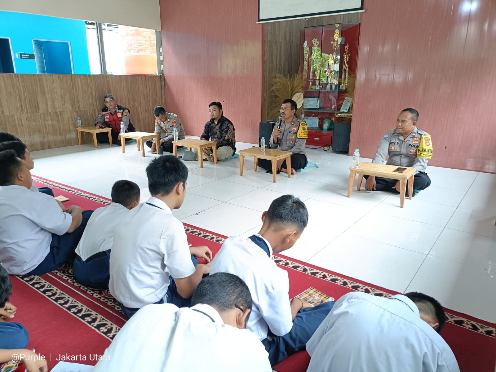Polsek Pademangan Gelar Edukasi dan Penyuluhan di SMP Sekolah Rakyat, Siswa  Antusias