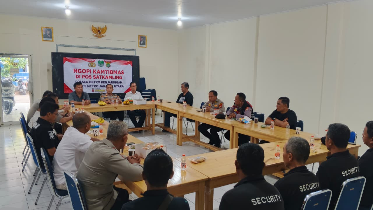 Polsek Metro Penjaringan Gelar Cooling System Bersama Warga RW 03 Pluit