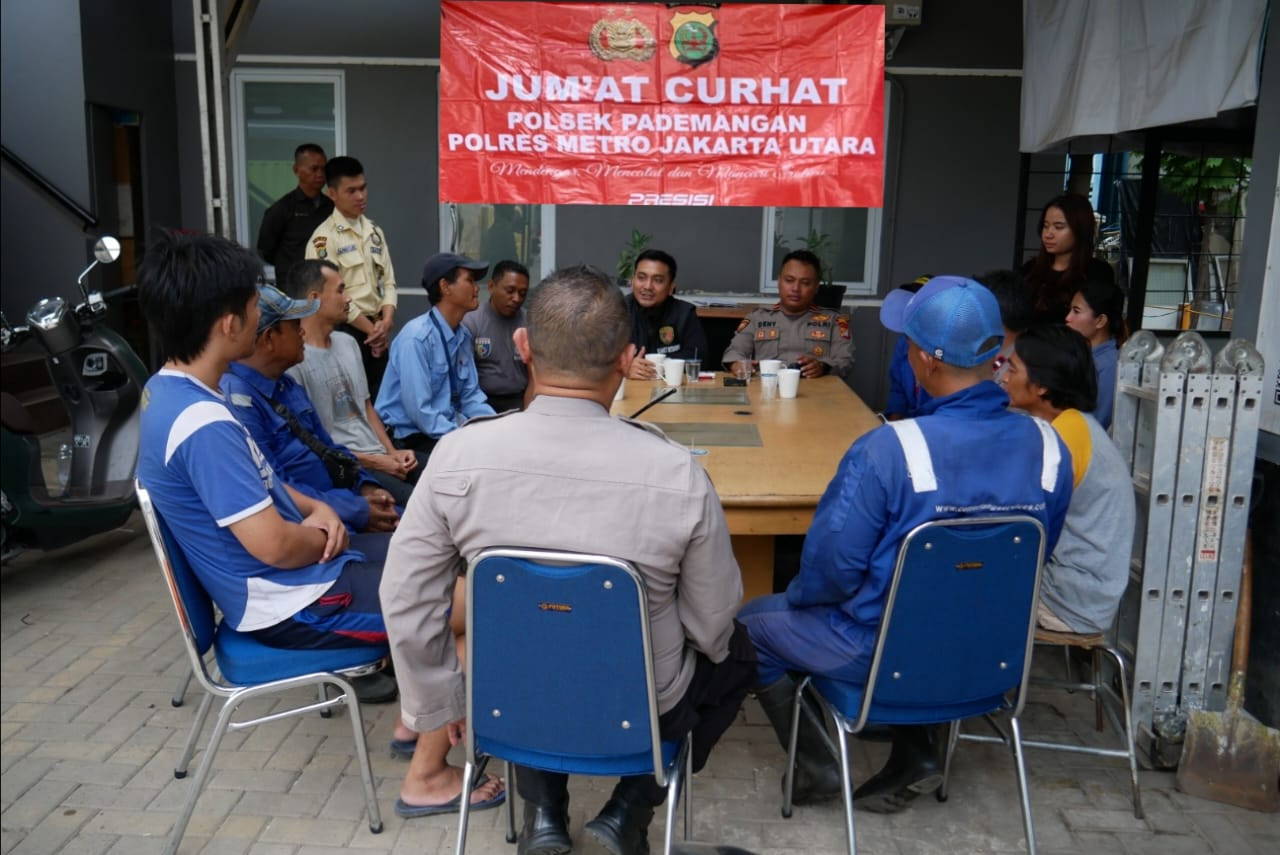 Polsek Pademangan Gelar Jumat Curhat Untuk Tingkatkan Keamanan dan Cegah Kejahatan