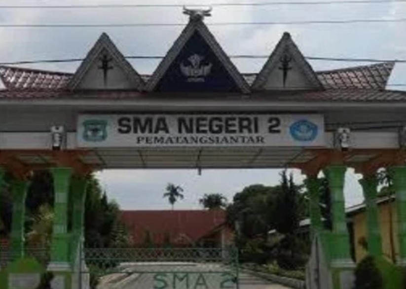Viral Berita Hoaks di Medsos Sumbangan Rp100 Ribu di SMAN 2 Pematangsiantar Dibantah Kepsek Rosmely Damanik : Tidak Ada Tarif Tetap, Sifatnya Sukarela