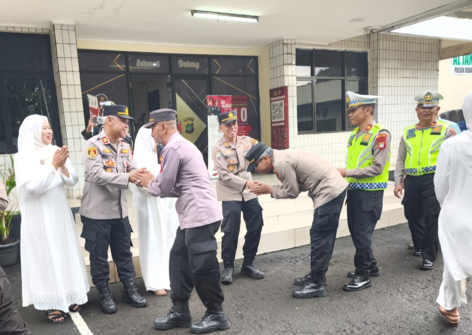 Jalin Kekeluargaan Polsek Bekasi Barat Gelar Halal Bihalal Bersama Pengurus Bhayangkari