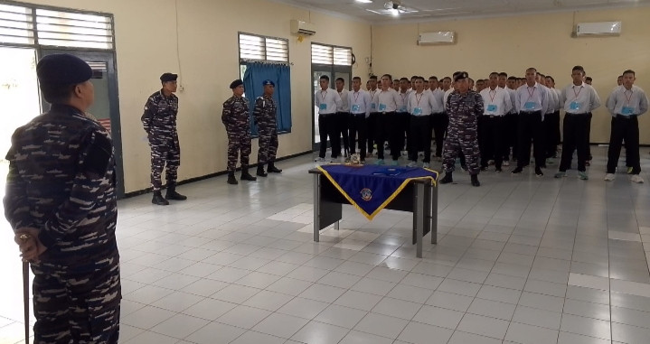Tekankan Nilai Integritas dan Dedikasi, Danlanal Bengkulu Pimpin Upacara Penandatanganan Pakta Integritas Calon Tamtama TNI AL