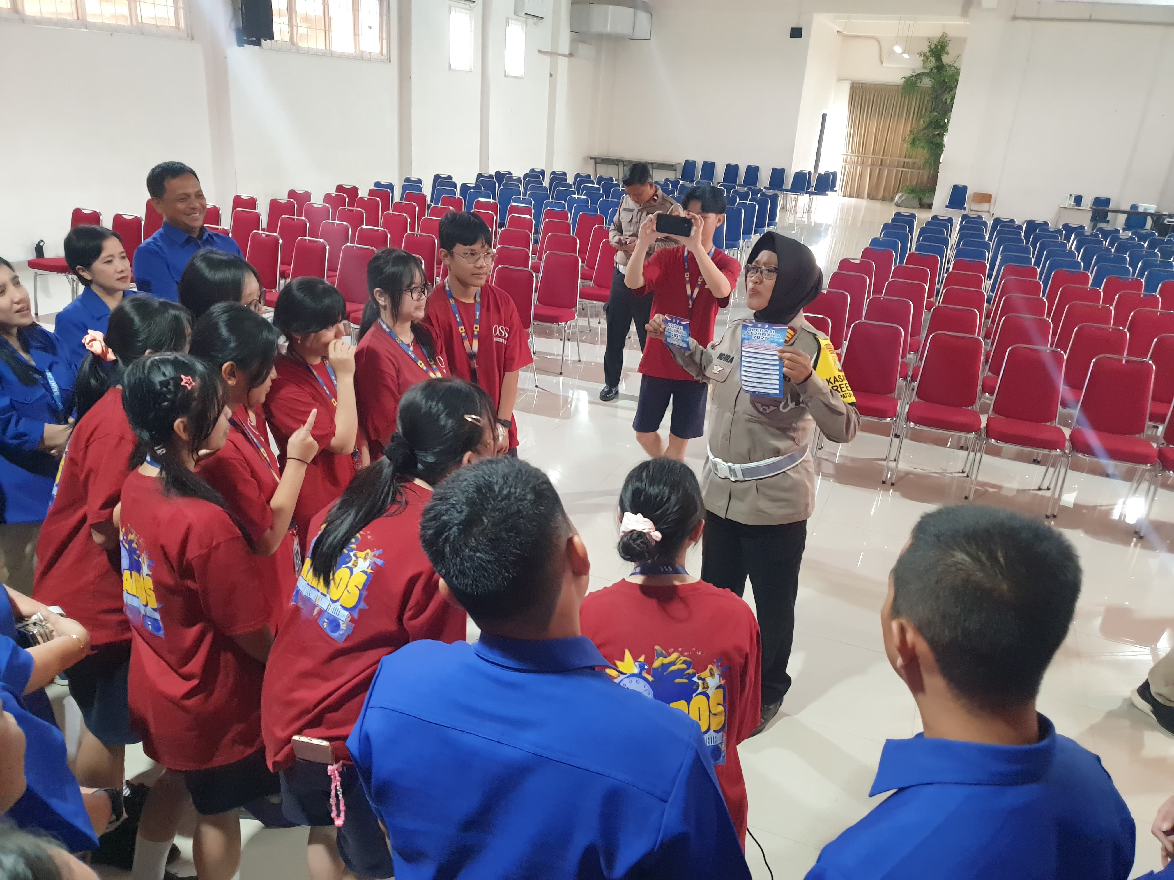 Sasar Siswa SMA, Satlantas Polres Metro Bekasi Kota Bekali Pelajar Saint John Tertib Lalu Lintas