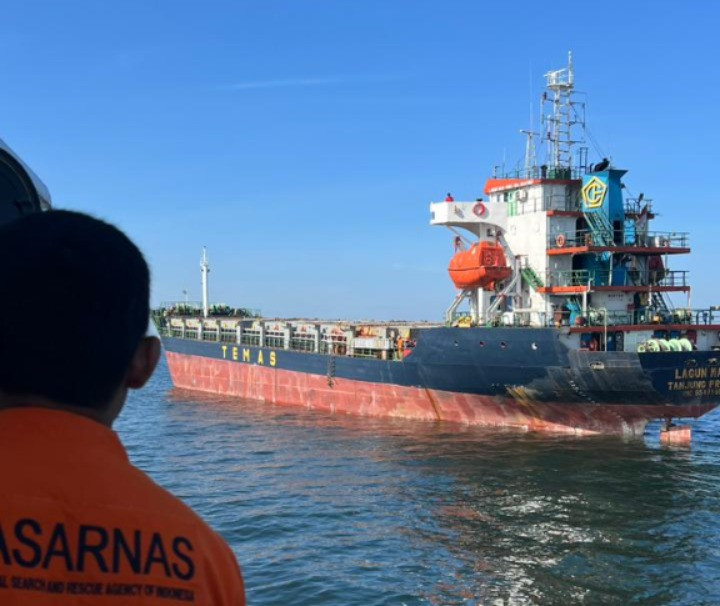 Respon Cepat SPKT Polres Kepulauan Seribu Berbuah Harapan, Enam Penumpang KM Zevolution 1 yang Hilang Kontak Ditemukan Selamat