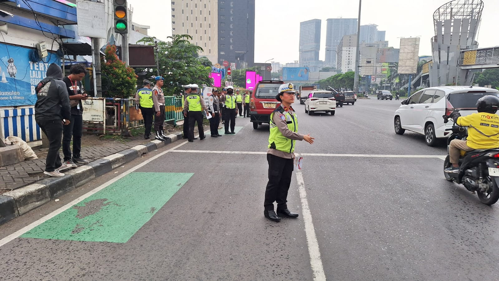 Operasi Zebra Jaya 2025 Hari Kedua, Satlantas Polres Metro Bekasi Kota Sisir Exit Tol Bekasi Barat