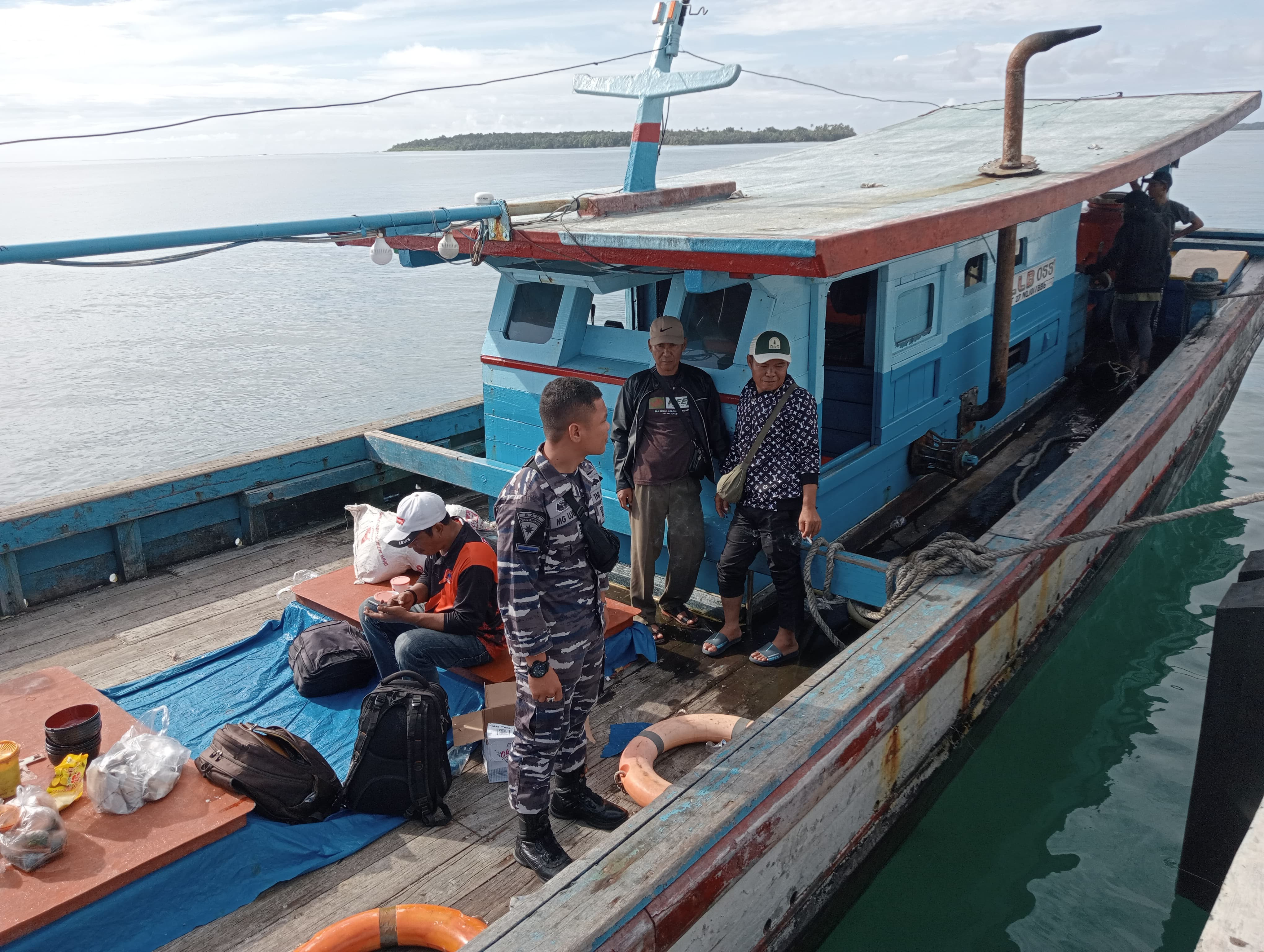 Lanal Bengkulu Pastikan Bantuan Logistik Tiba di Pulau Enggano
