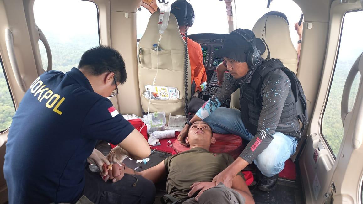 Evakuasi Personil Satgas AB Moskona 2025 dari Lokasi Hilangnya Iptu Tomi Samuel Marbun