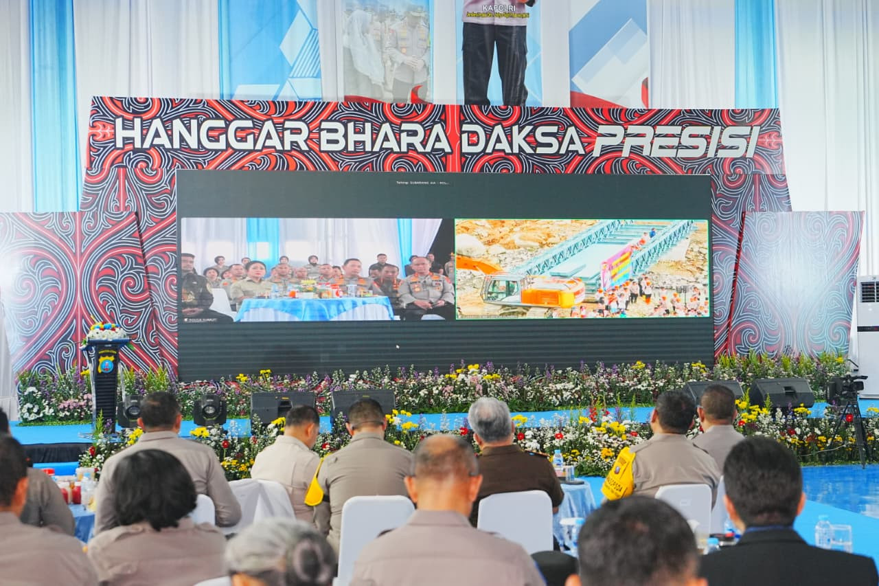 Percepat Pemulihan Akses, Kapolri Pantau Pembangunan Jembatan Bailey di Sumbar