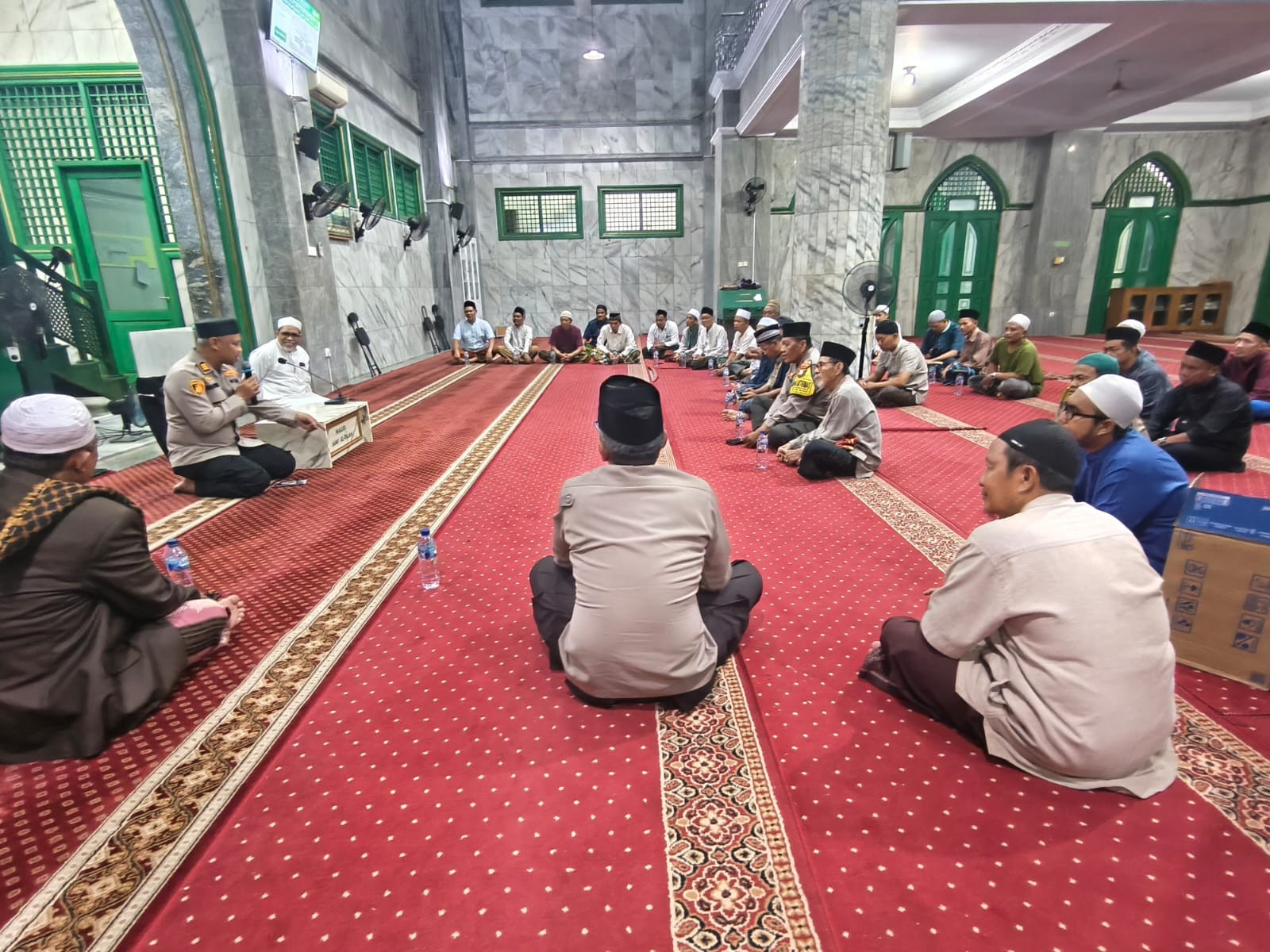 Kapolsek Bekasi Barat Melaksanakan Kunjungan Silaturahmi Ke Majelis Dzikir Masjid Al Falah Jakasampurna