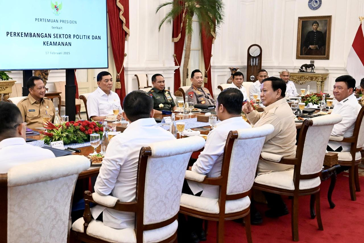 Panglima TNI Hadiri Rapat Terbatas  dan Makan Siang Bersama Presiden RI, Bahas Isu Strategis